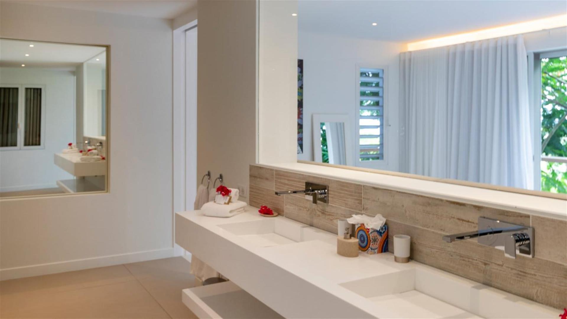 Villa with Light and Soothing Atmosphere