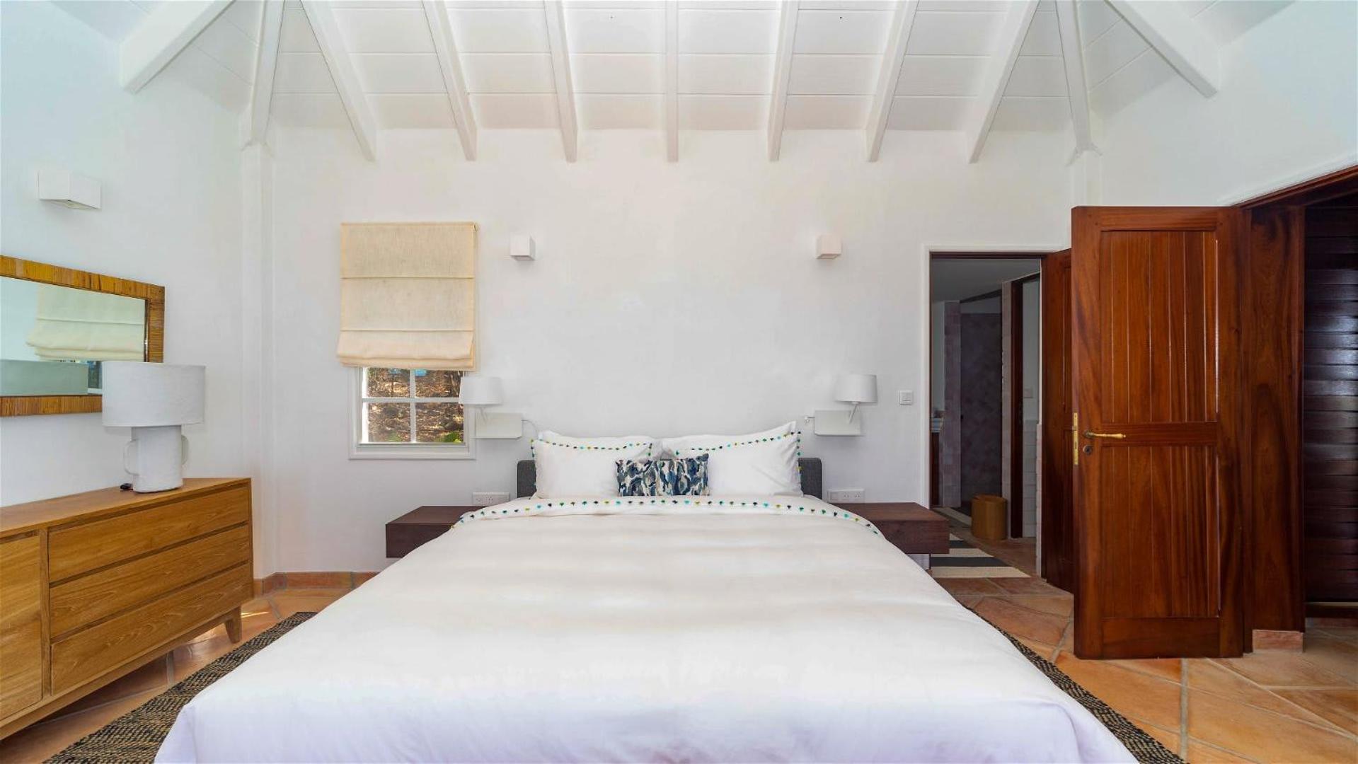 Ideally Located Gorgeous Villa