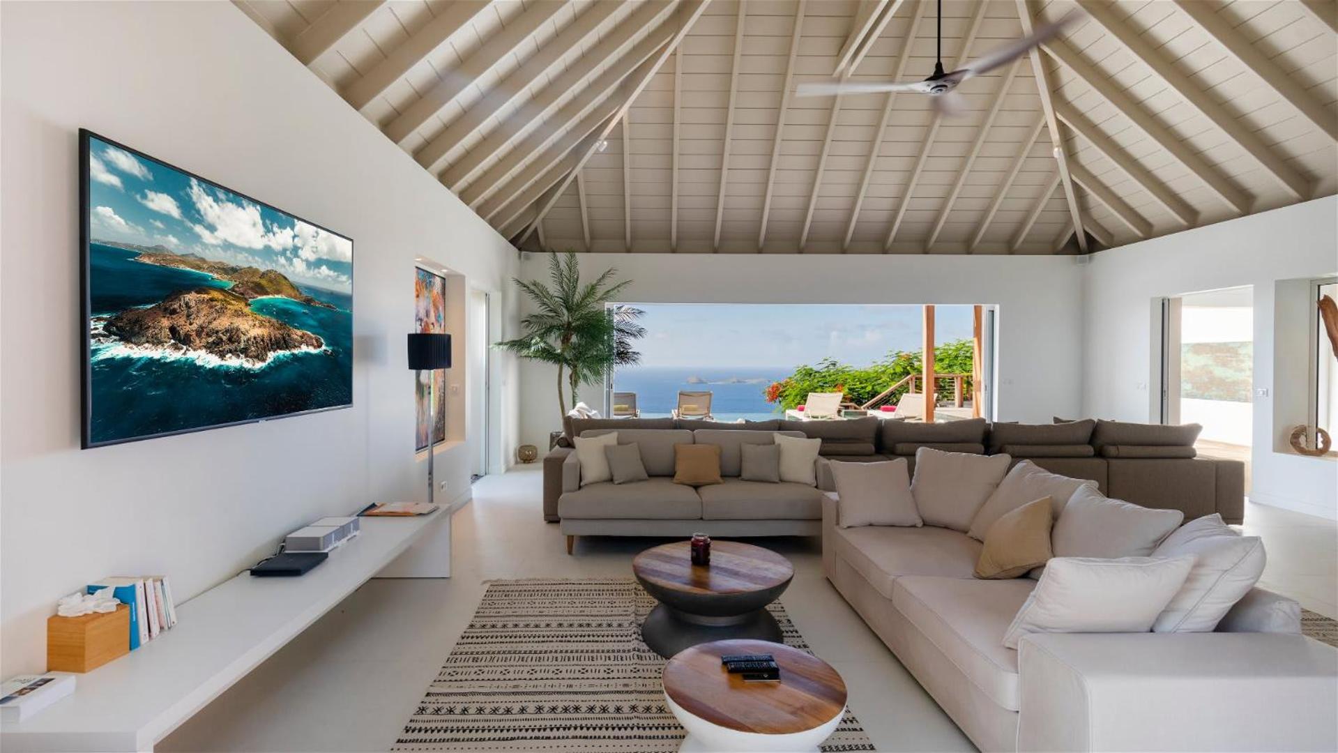 Villa with Light and Soothing Atmosphere