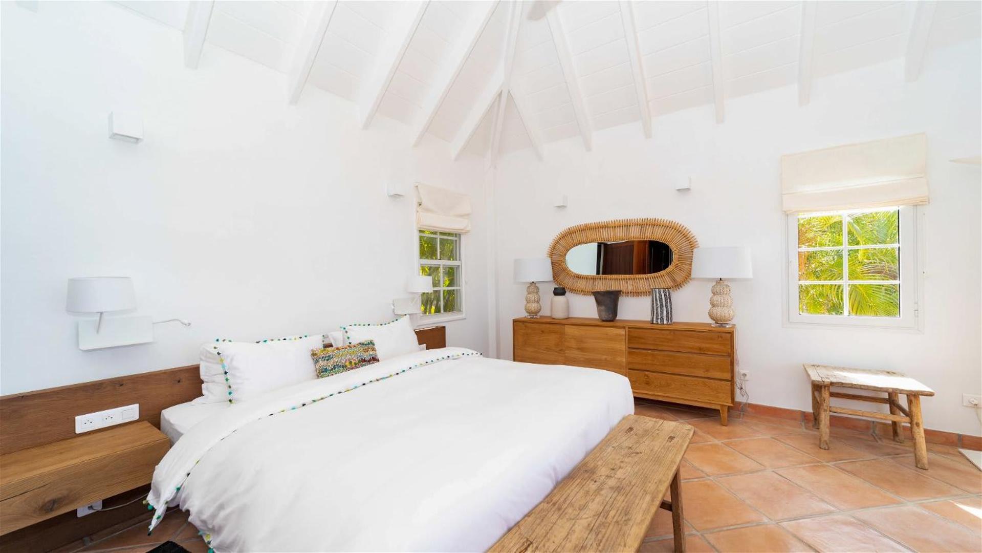 Ideally Located Gorgeous Villa