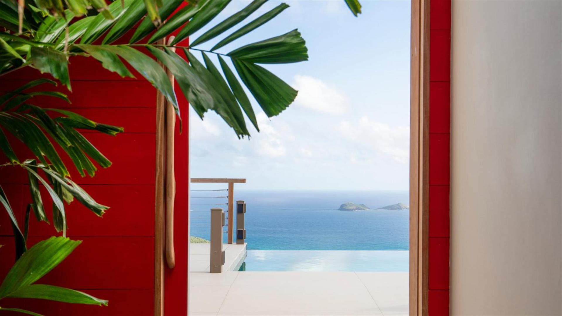 Villa with Light and Soothing Atmosphere