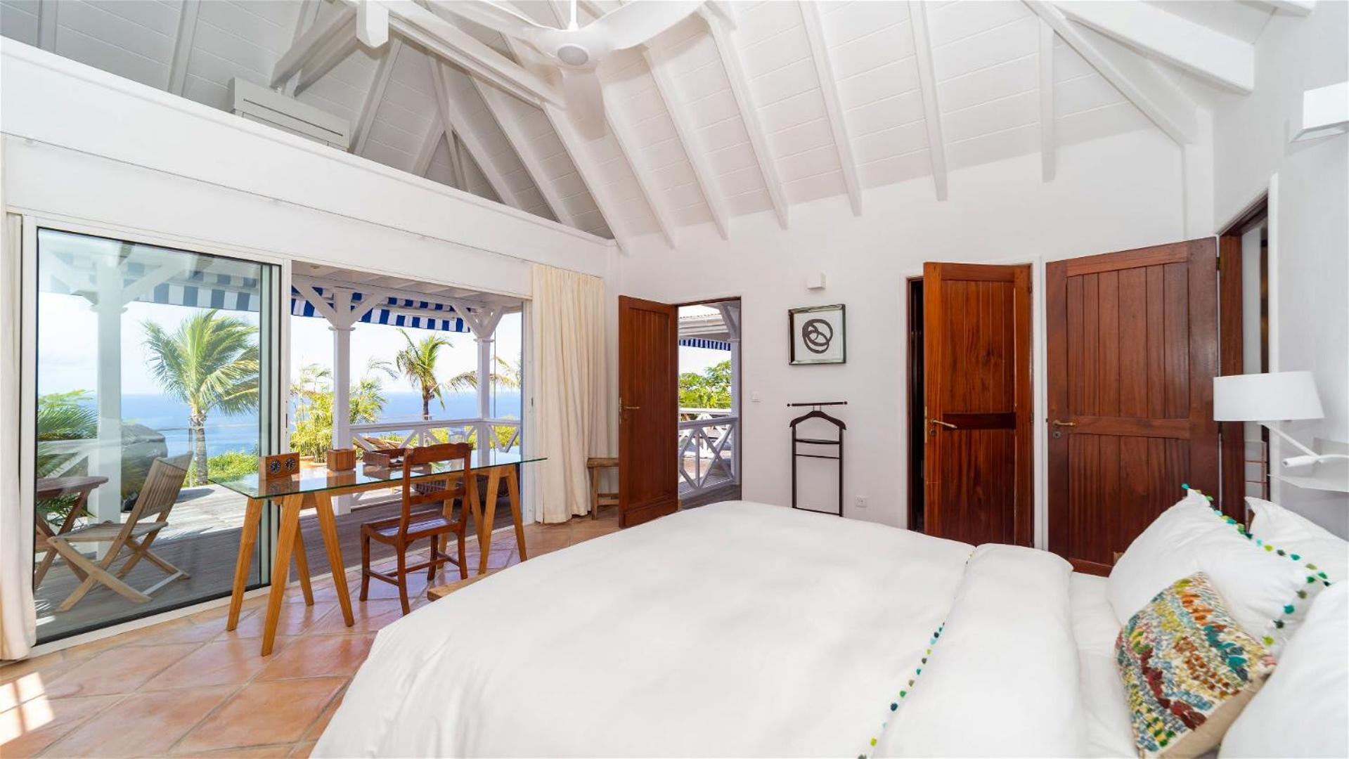 Ideally Located Gorgeous Villa
