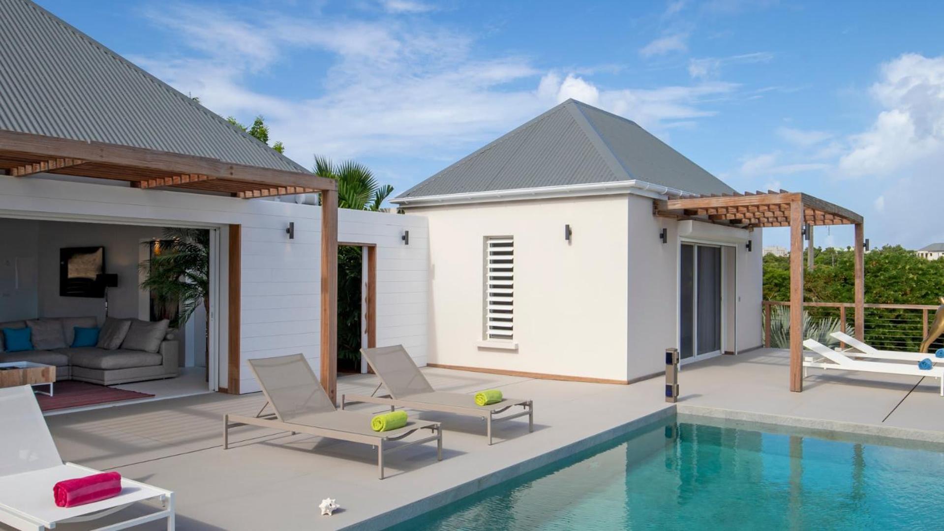 Villa with Light and Soothing Atmosphere