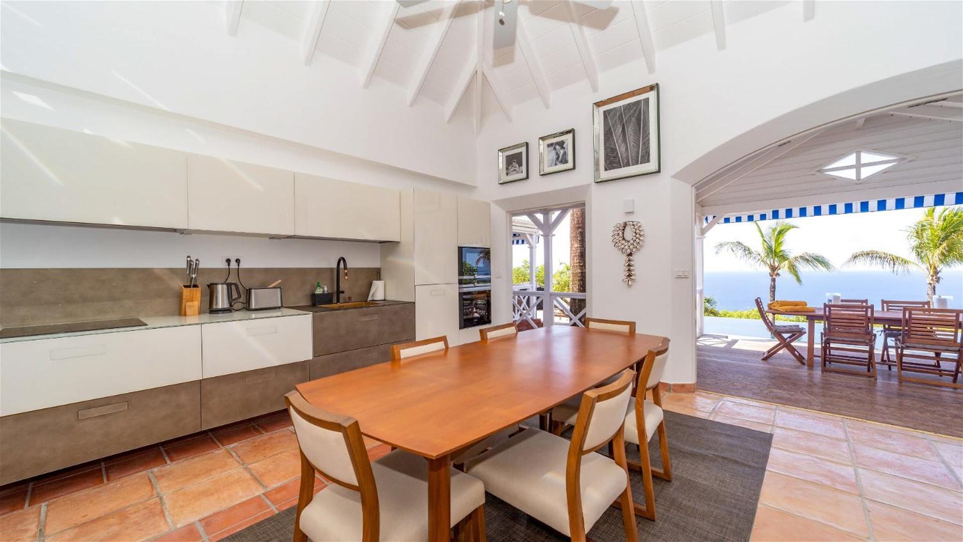 Ideally Located Gorgeous Villa