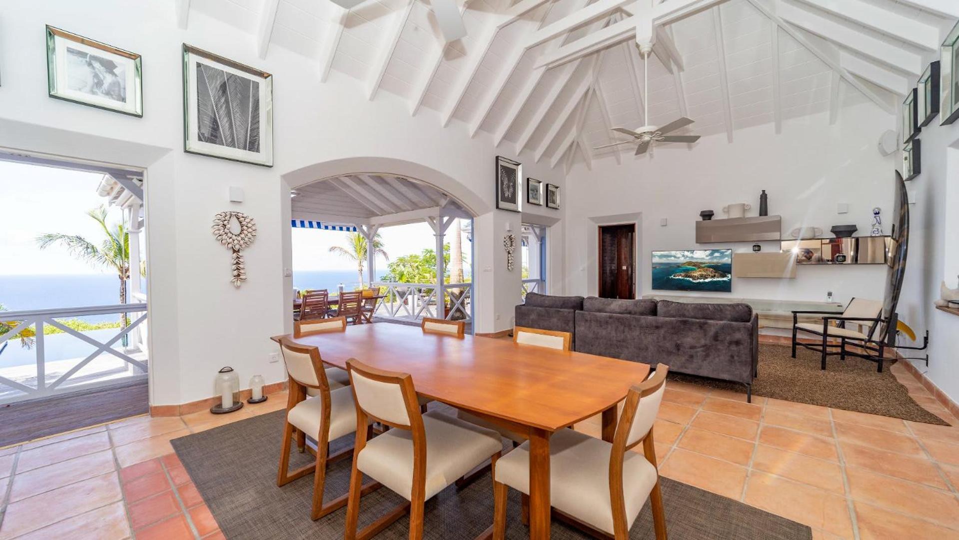 Ideally Located Gorgeous Villa
