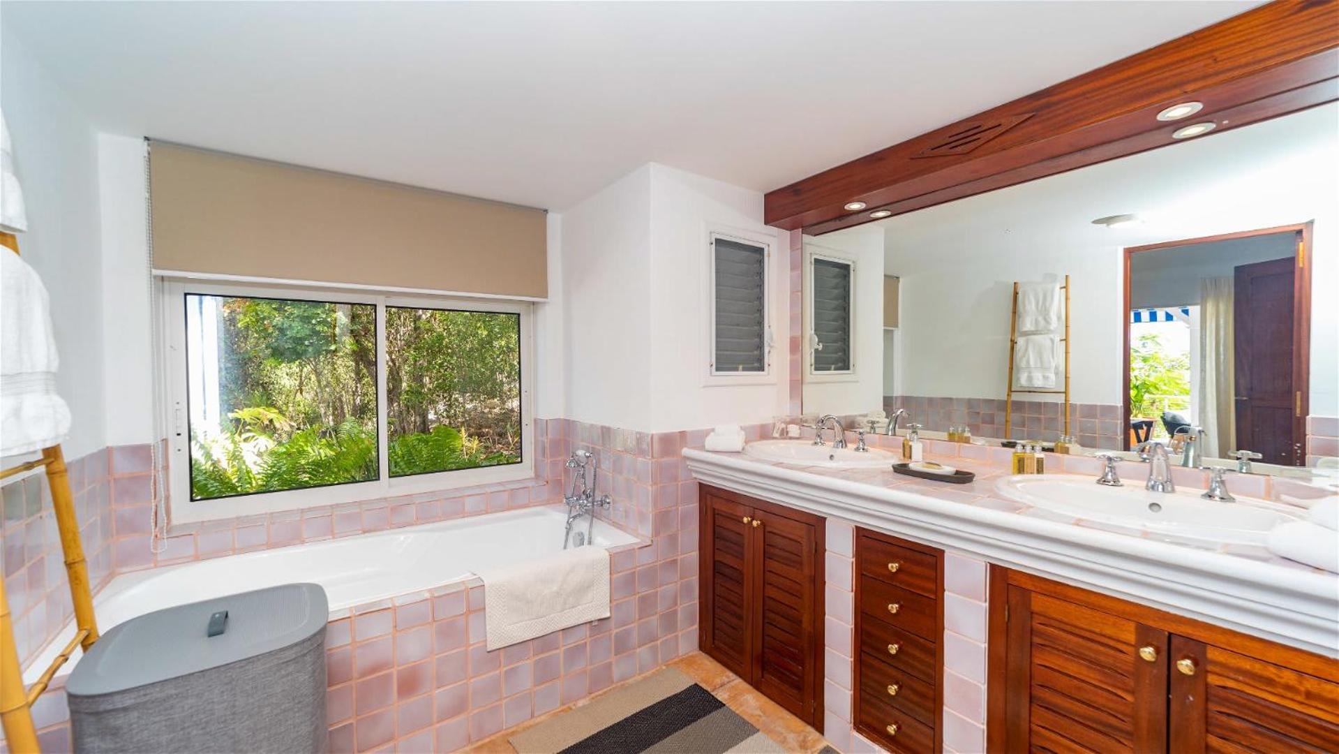 Ideally Located Gorgeous Villa