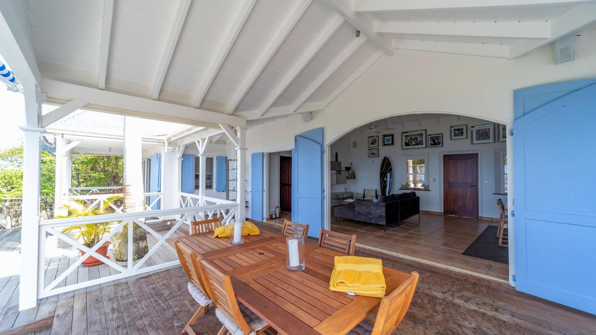 Ideally Located Gorgeous Villa