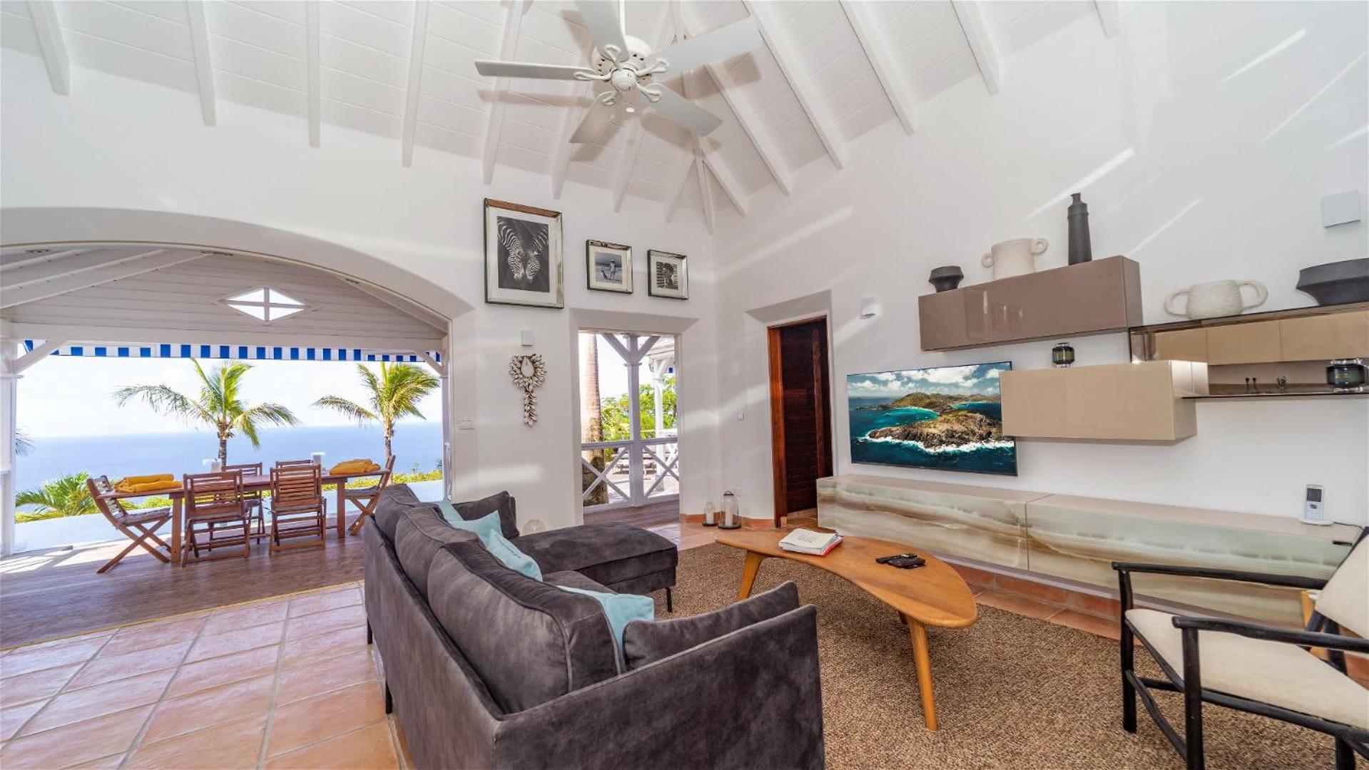 Ideally Located Gorgeous Villa