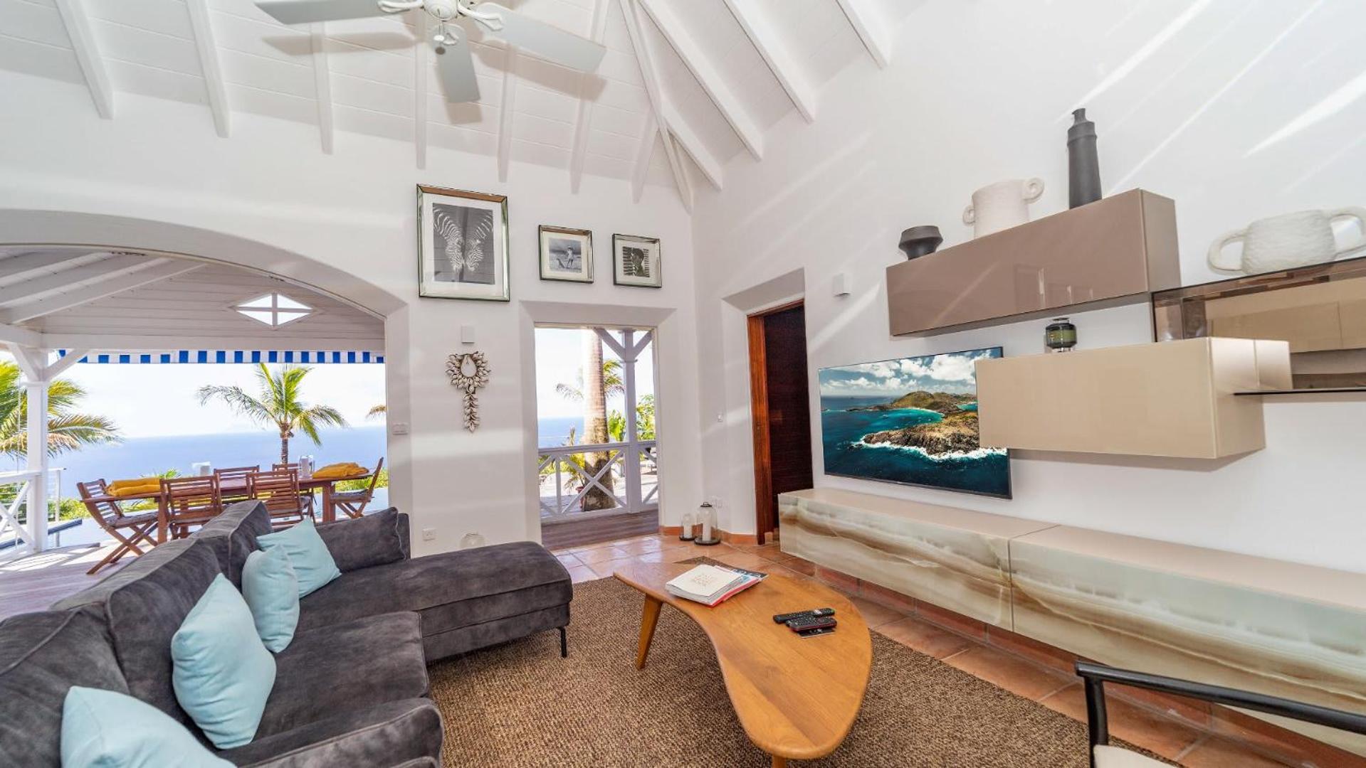 Ideally Located Gorgeous Villa