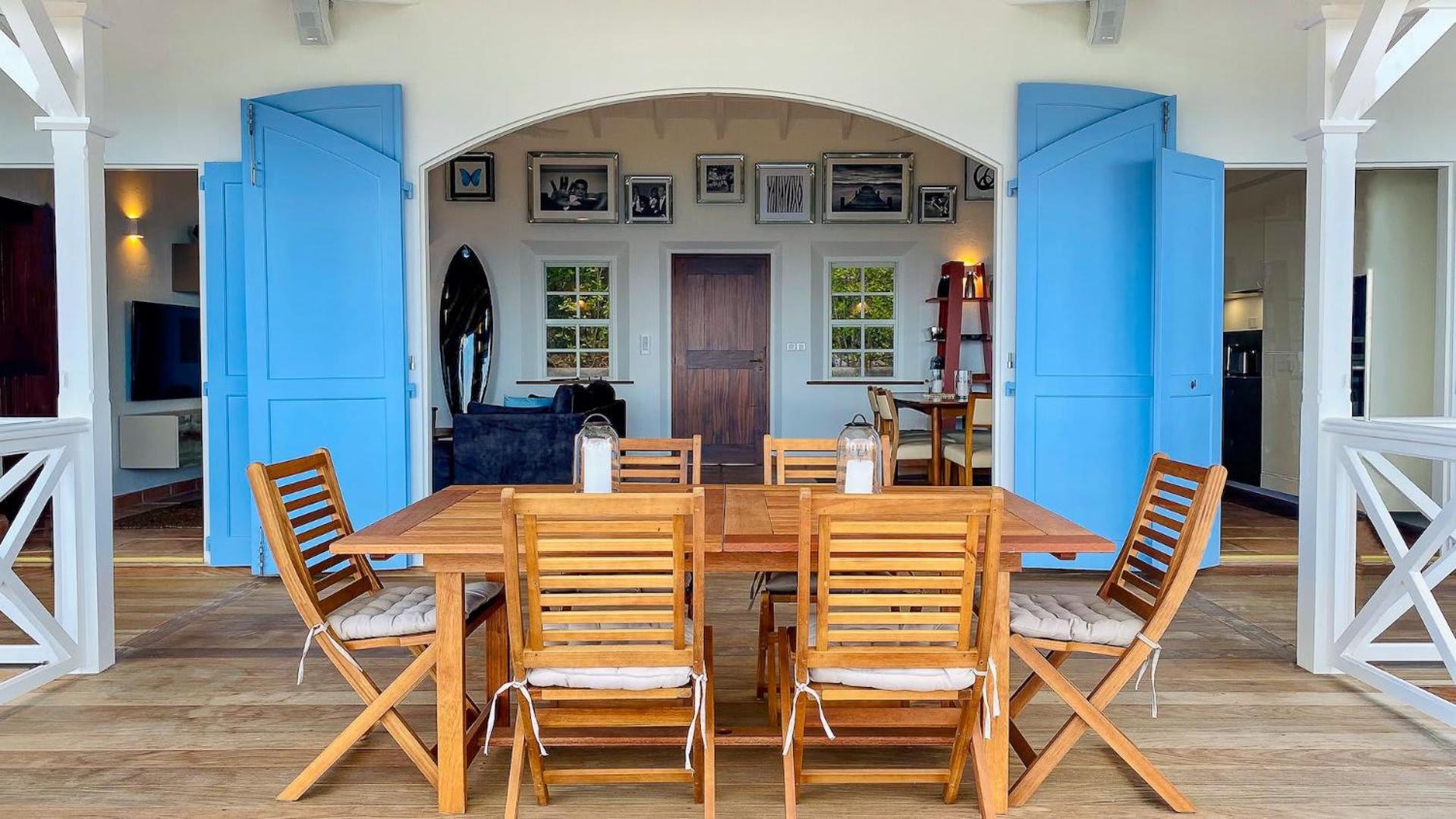 Ideally Located Gorgeous Villa