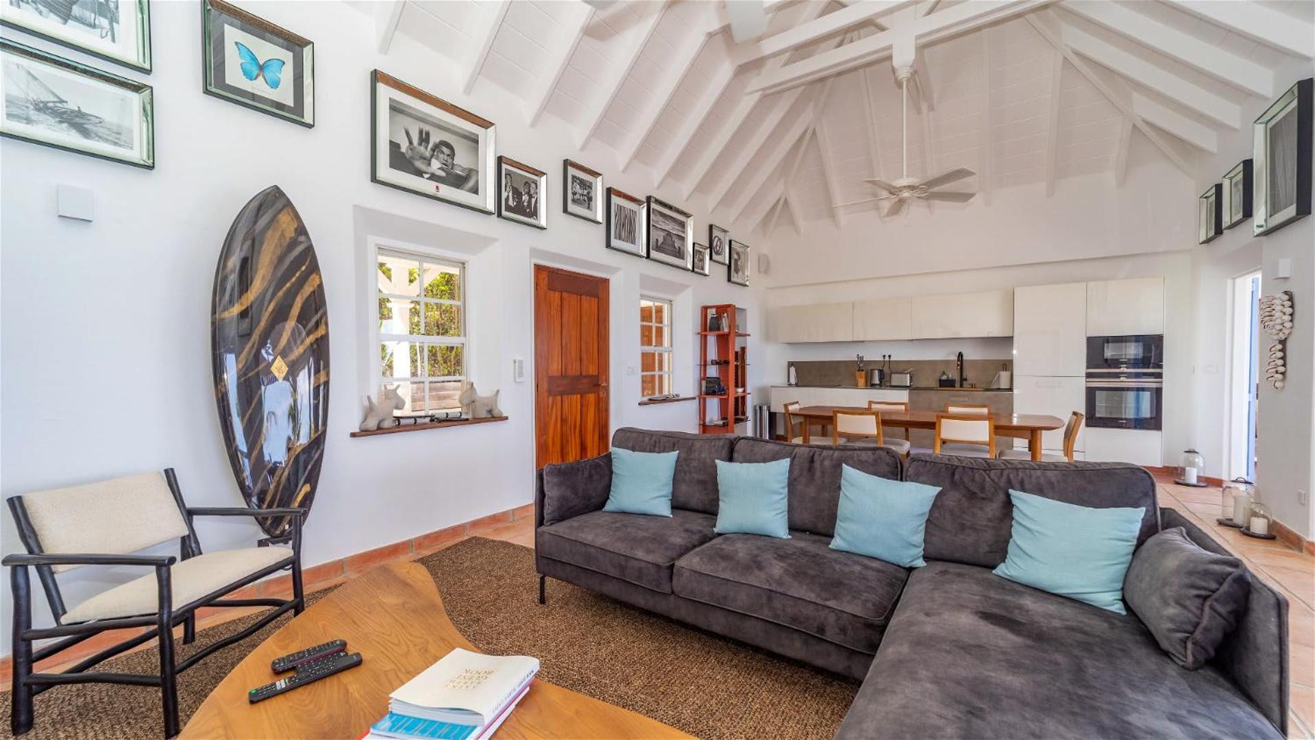 Ideally Located Gorgeous Villa
