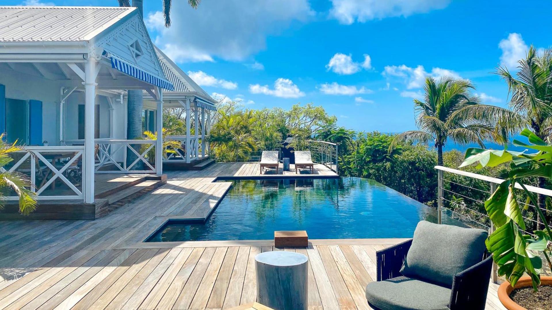 Ideally Located Gorgeous Villa