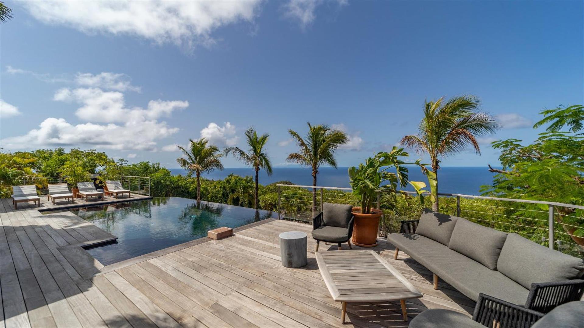 Ideally Located Gorgeous Villa