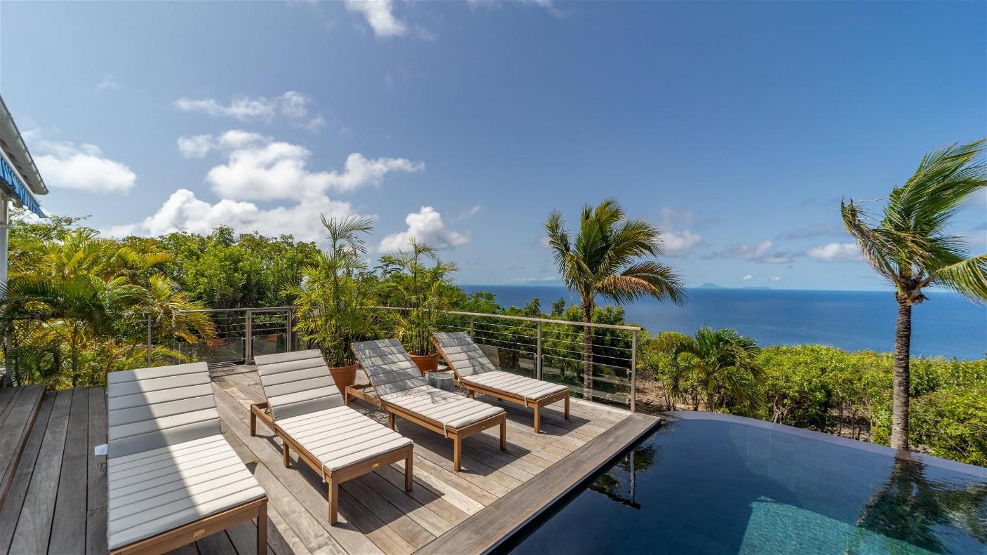 Ideally Located Gorgeous Villa