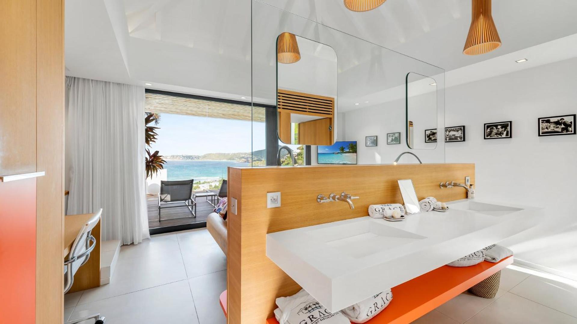 Architecture Jewel set on a hillside