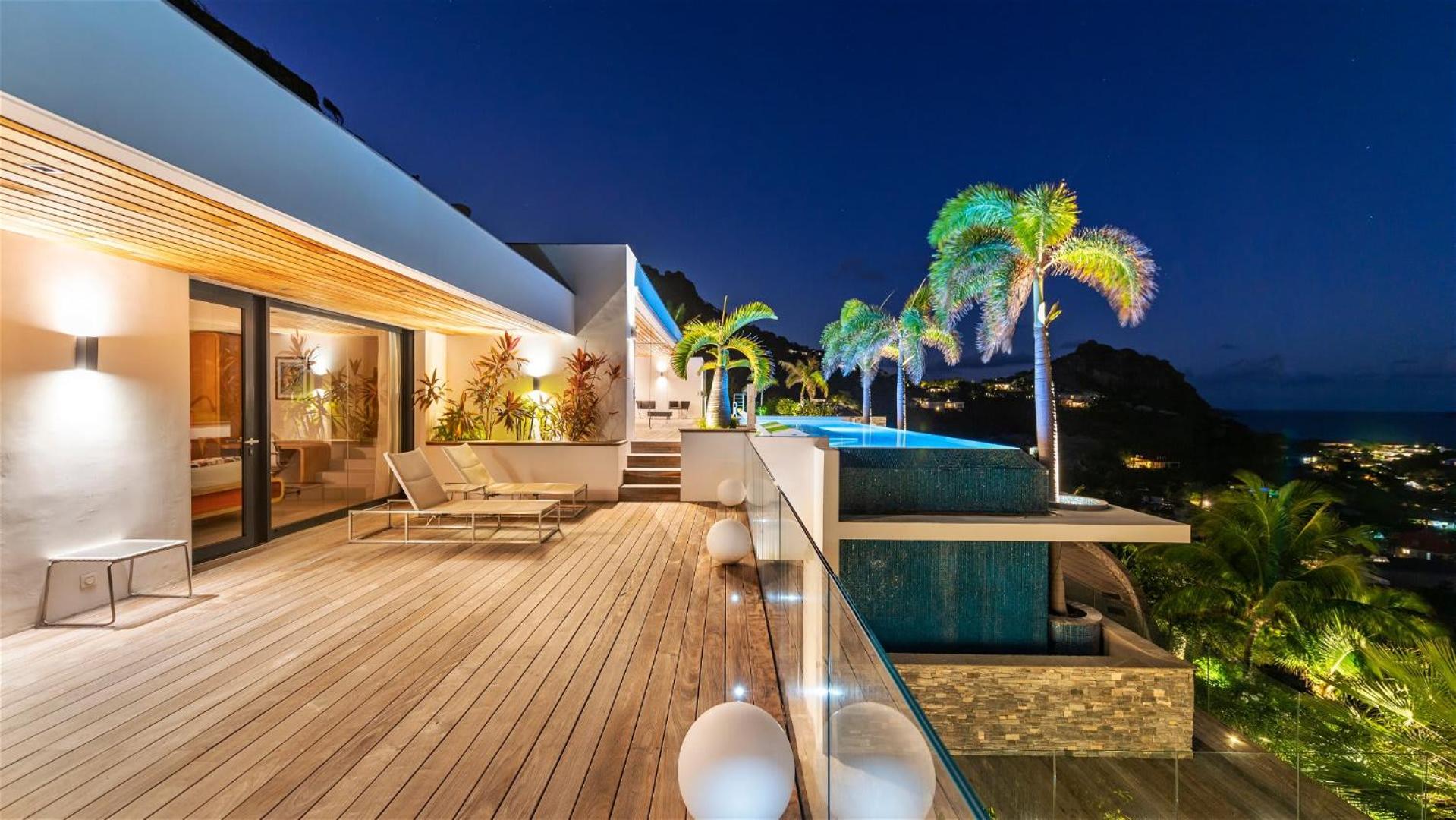 Architecture Jewel set on a hillside