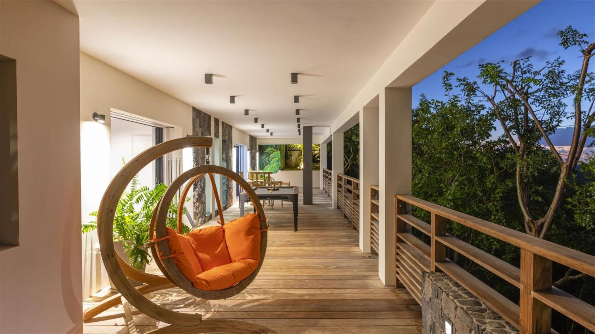 Luxurious 3-Bed Villa with Pool in Tranquil Vitet