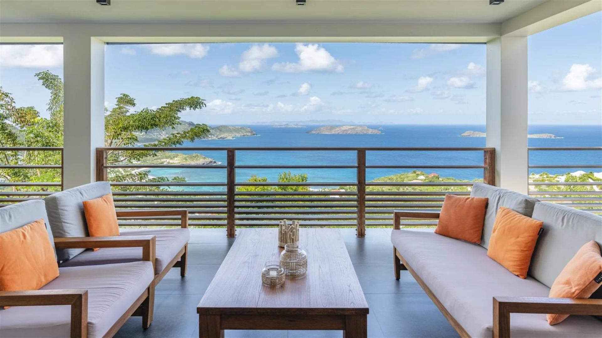 Luxurious 3-Bed Villa with Pool in Tranquil Vitet