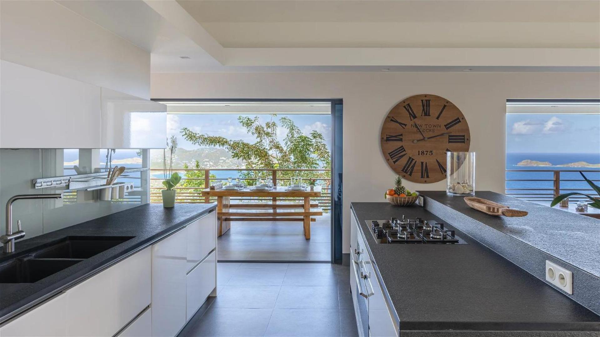 Luxurious 3-Bed Villa with Pool in Tranquil Vitet