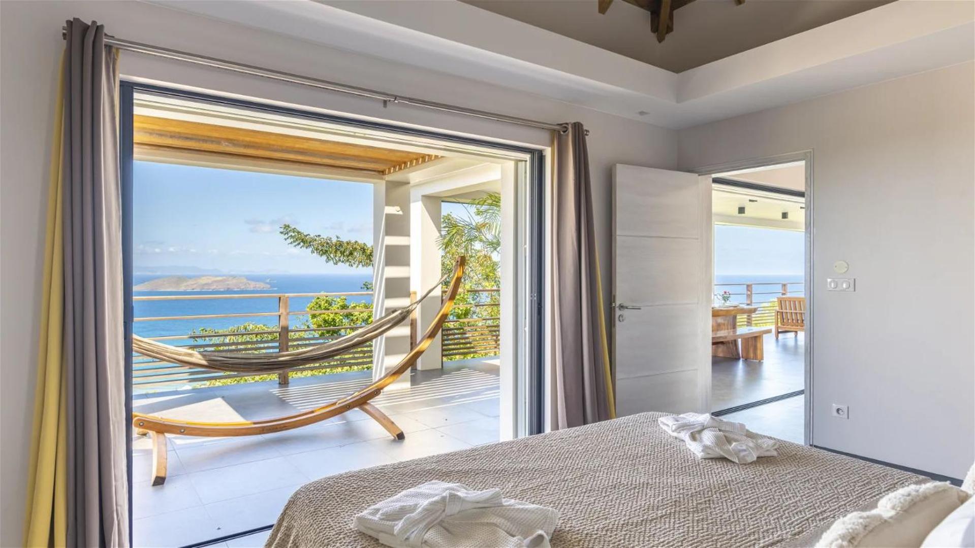Luxurious 3-Bed Villa with Pool in Tranquil Vitet