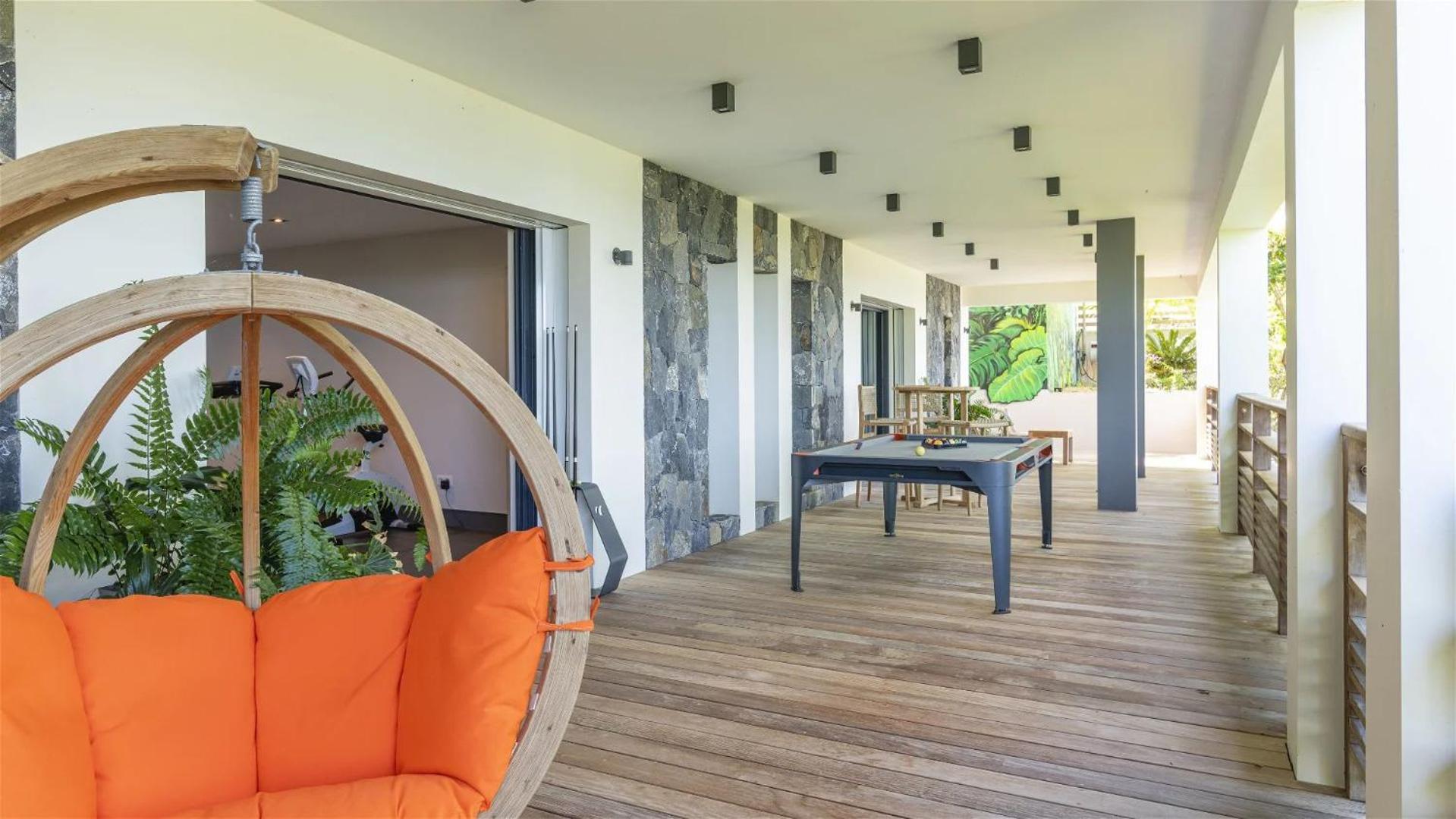 Luxurious 3-Bed Villa with Pool in Tranquil Vitet