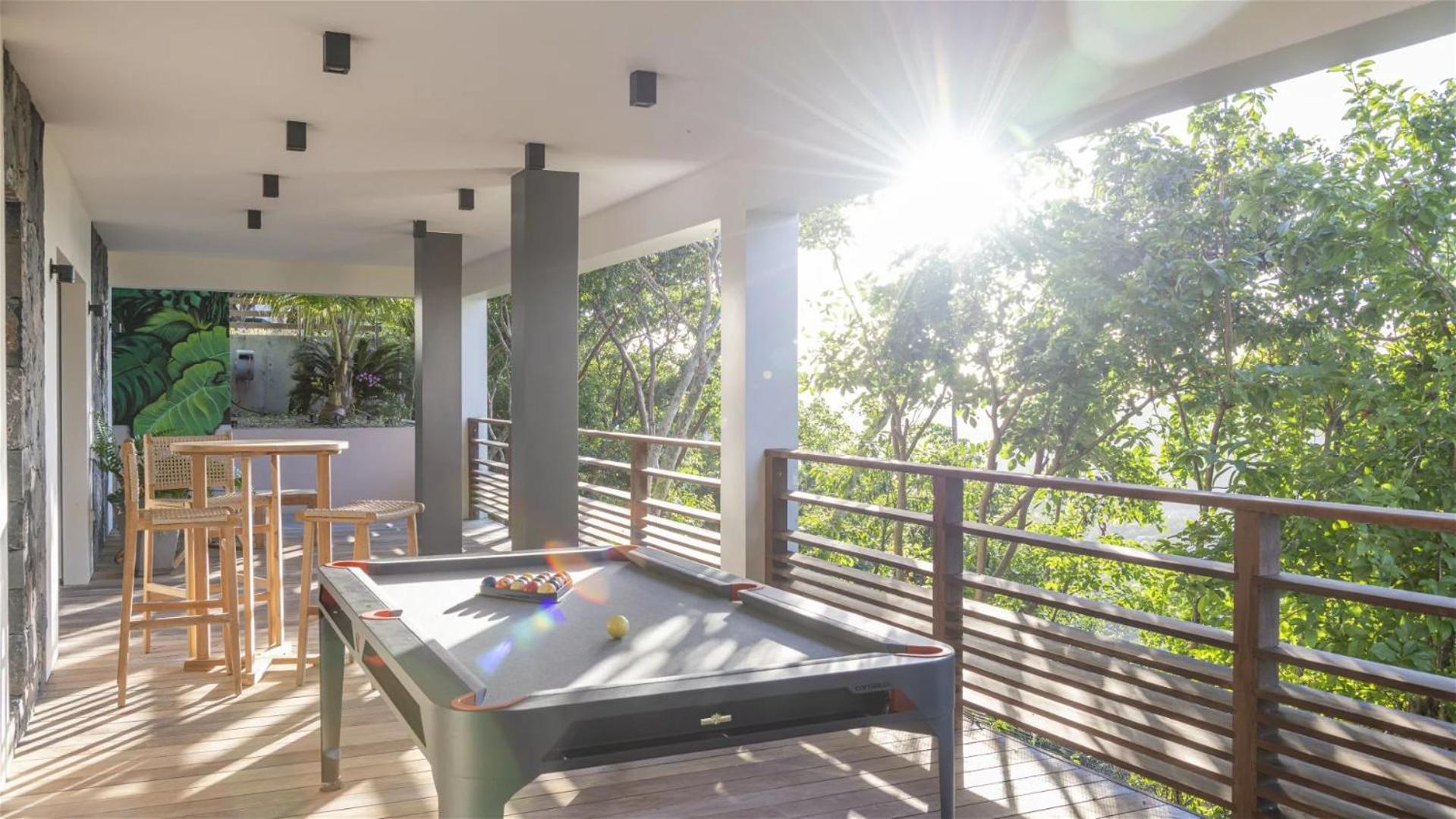 Luxurious 3-Bed Villa with Pool in Tranquil Vitet
