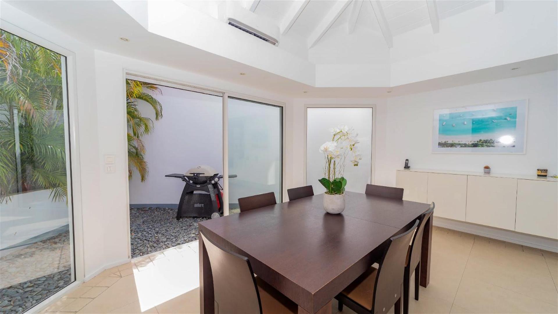 Refined Villa Few Minutes From the Beach
