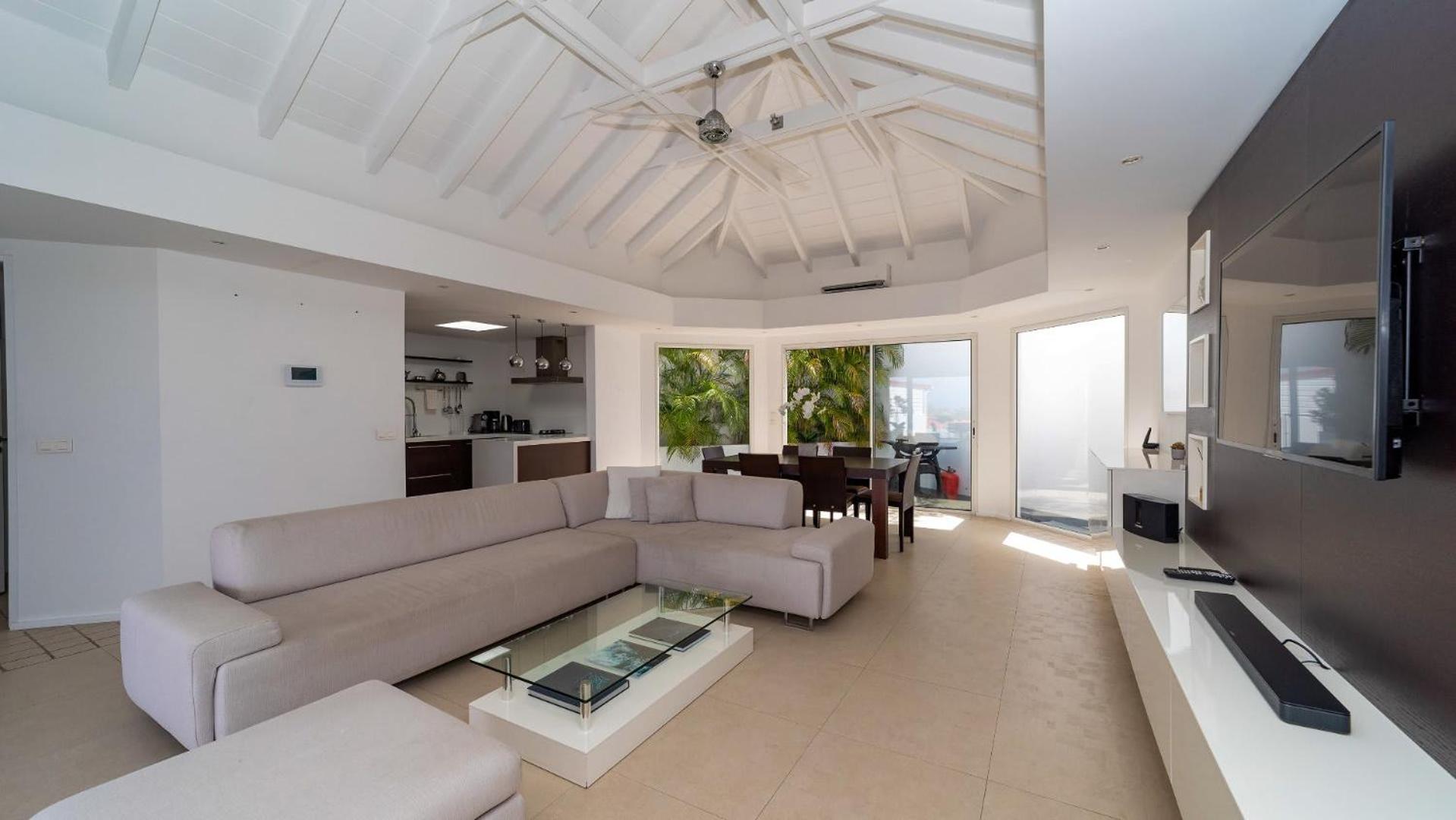 Refined Villa Few Minutes From the Beach