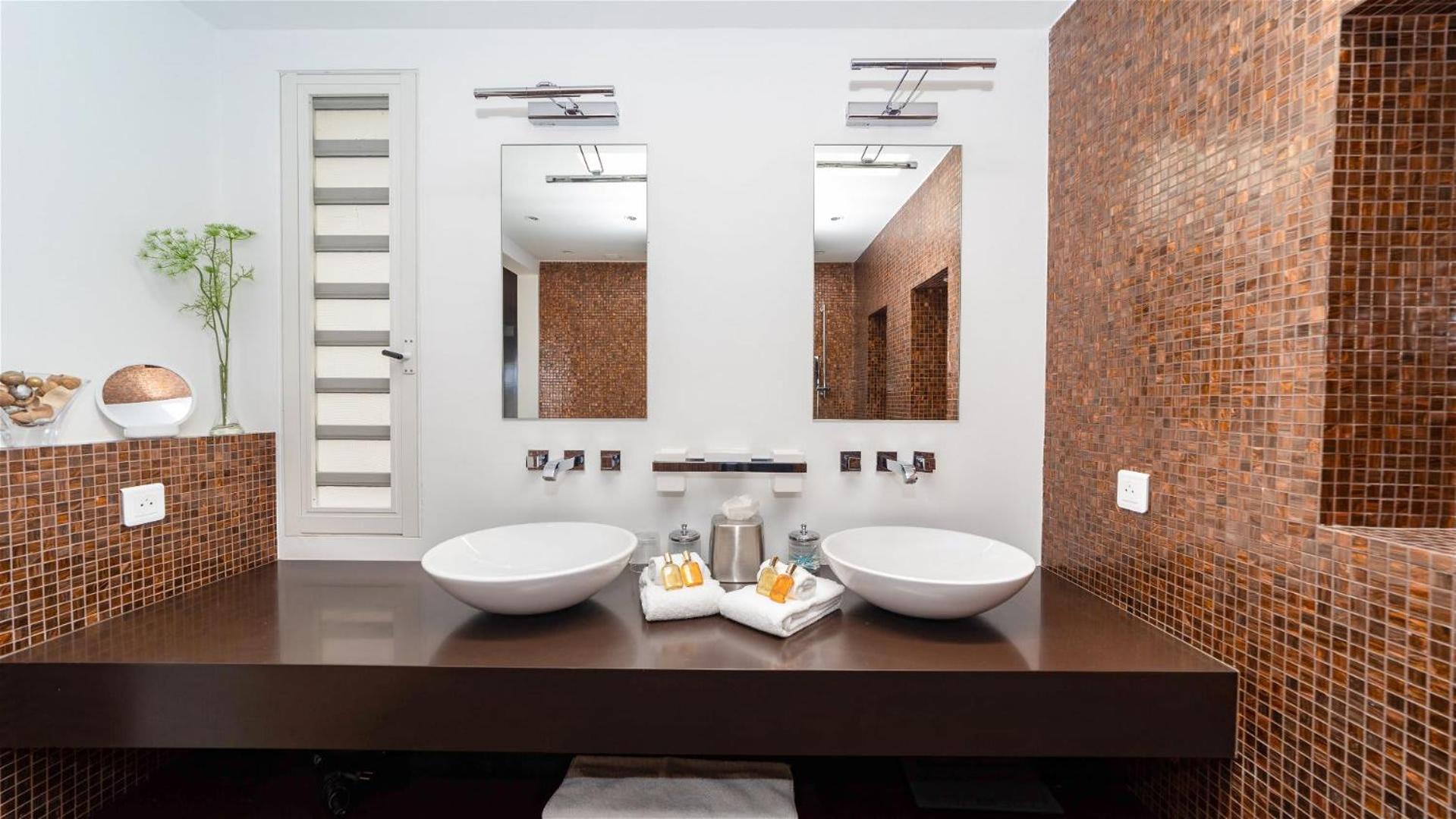 Refined Villa Few Minutes From the Beach