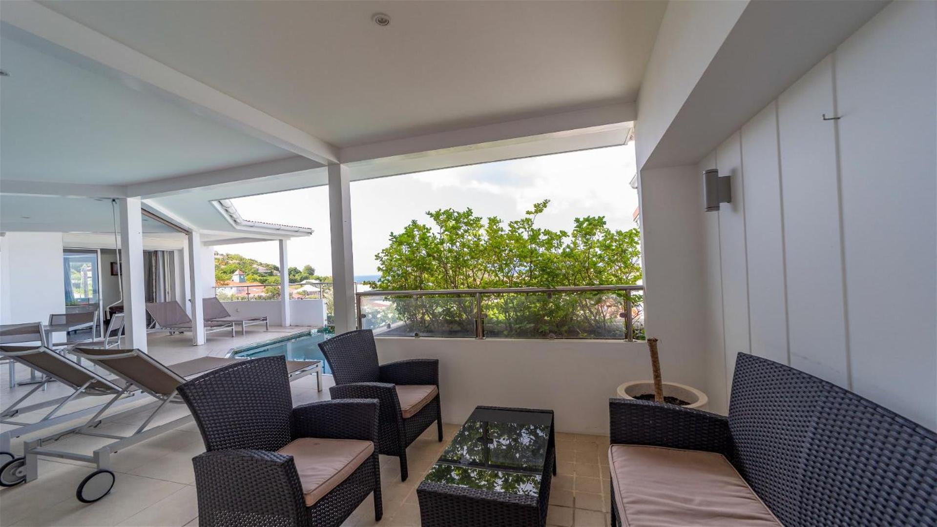 Refined Villa Few Minutes From the Beach