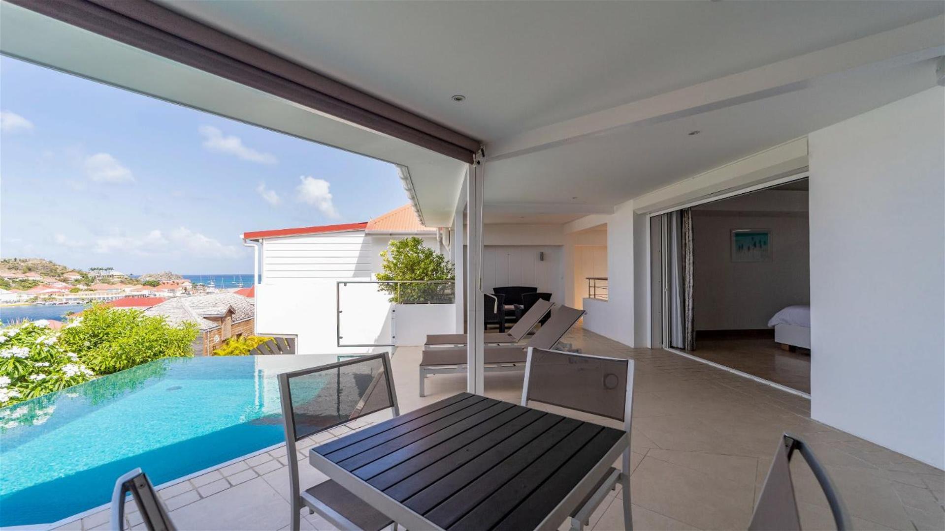 Refined Villa Few Minutes From the Beach