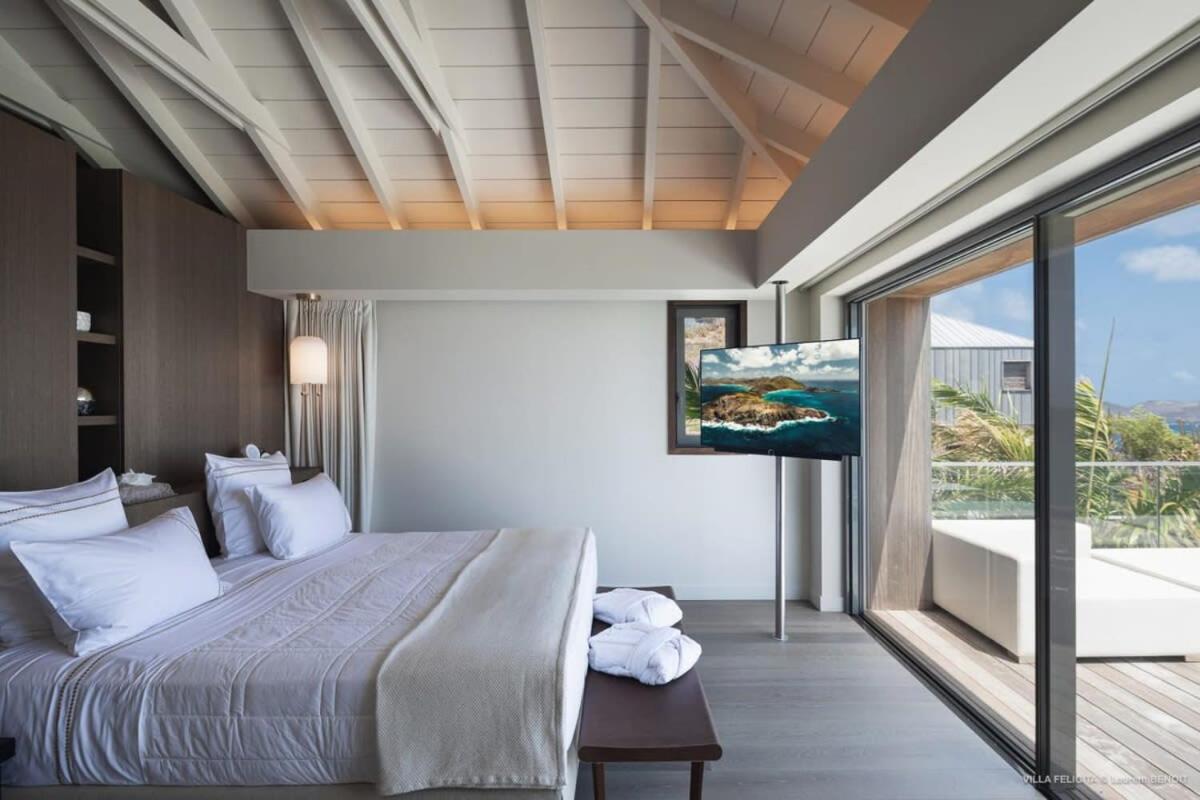 On a Hill Side Villa with Superb Amenities