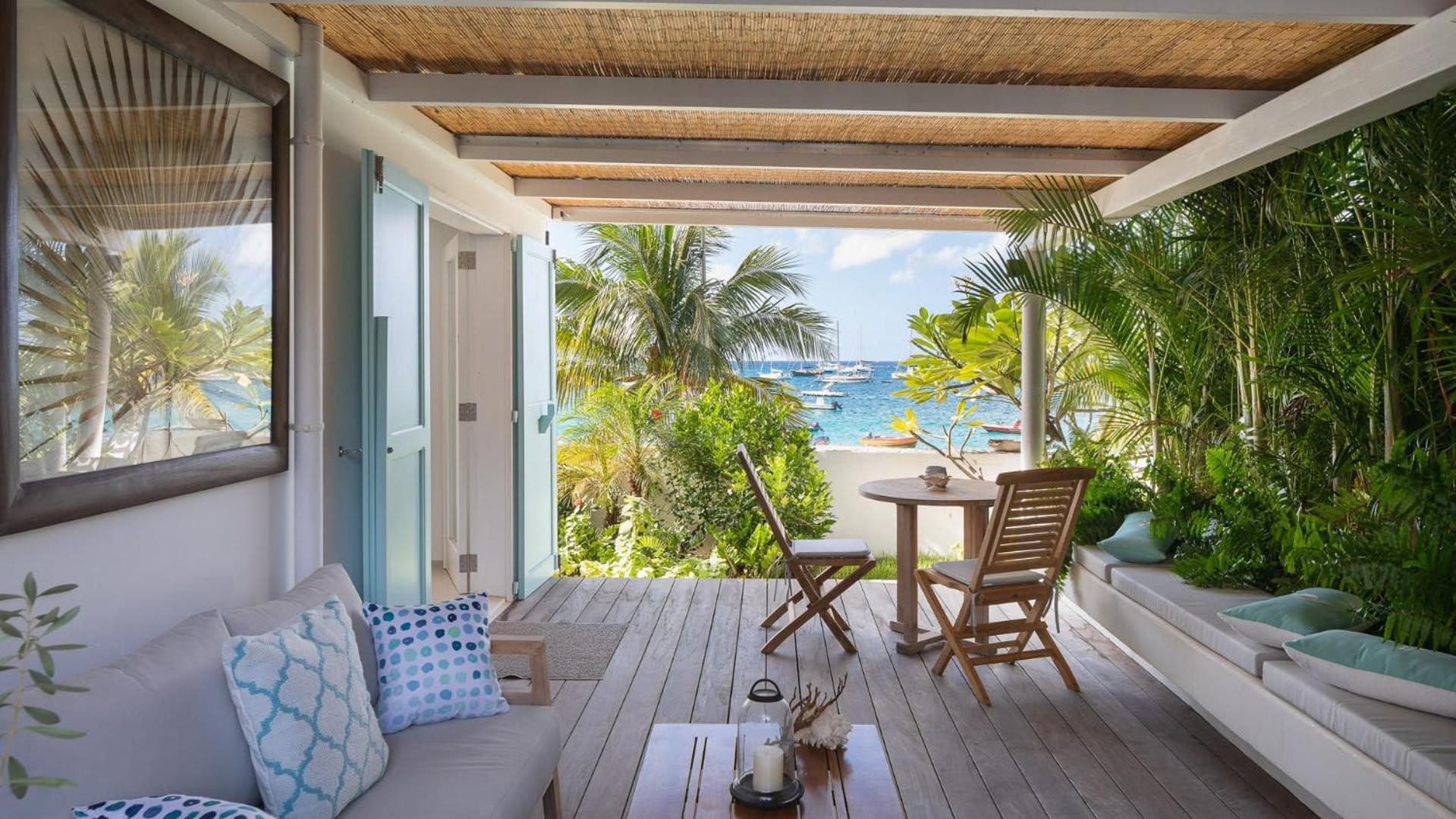 Caribbean Style Villa with Lush Environment