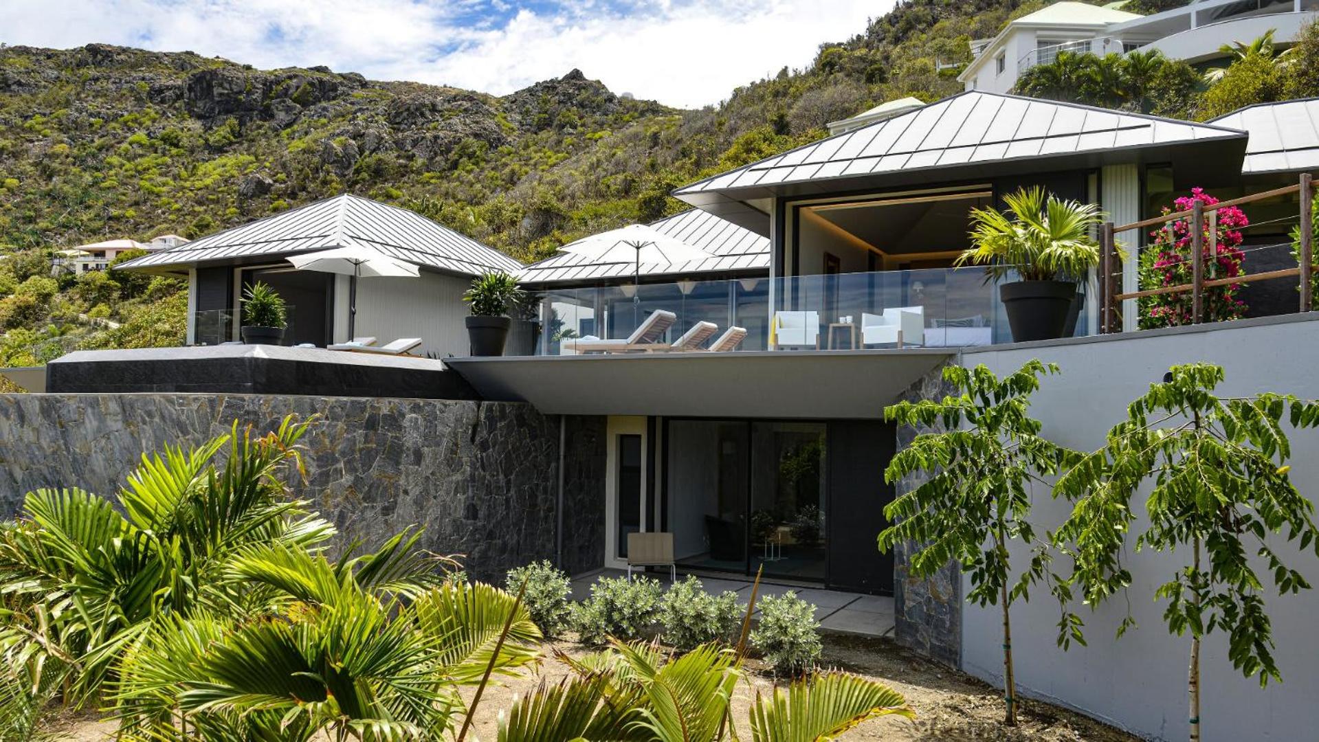 Magnificent Villa Infront of the Bay and Hills