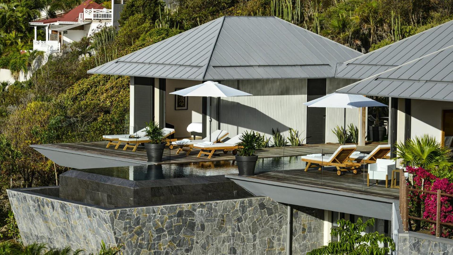 Magnificent Villa Infront of the Bay and Hills