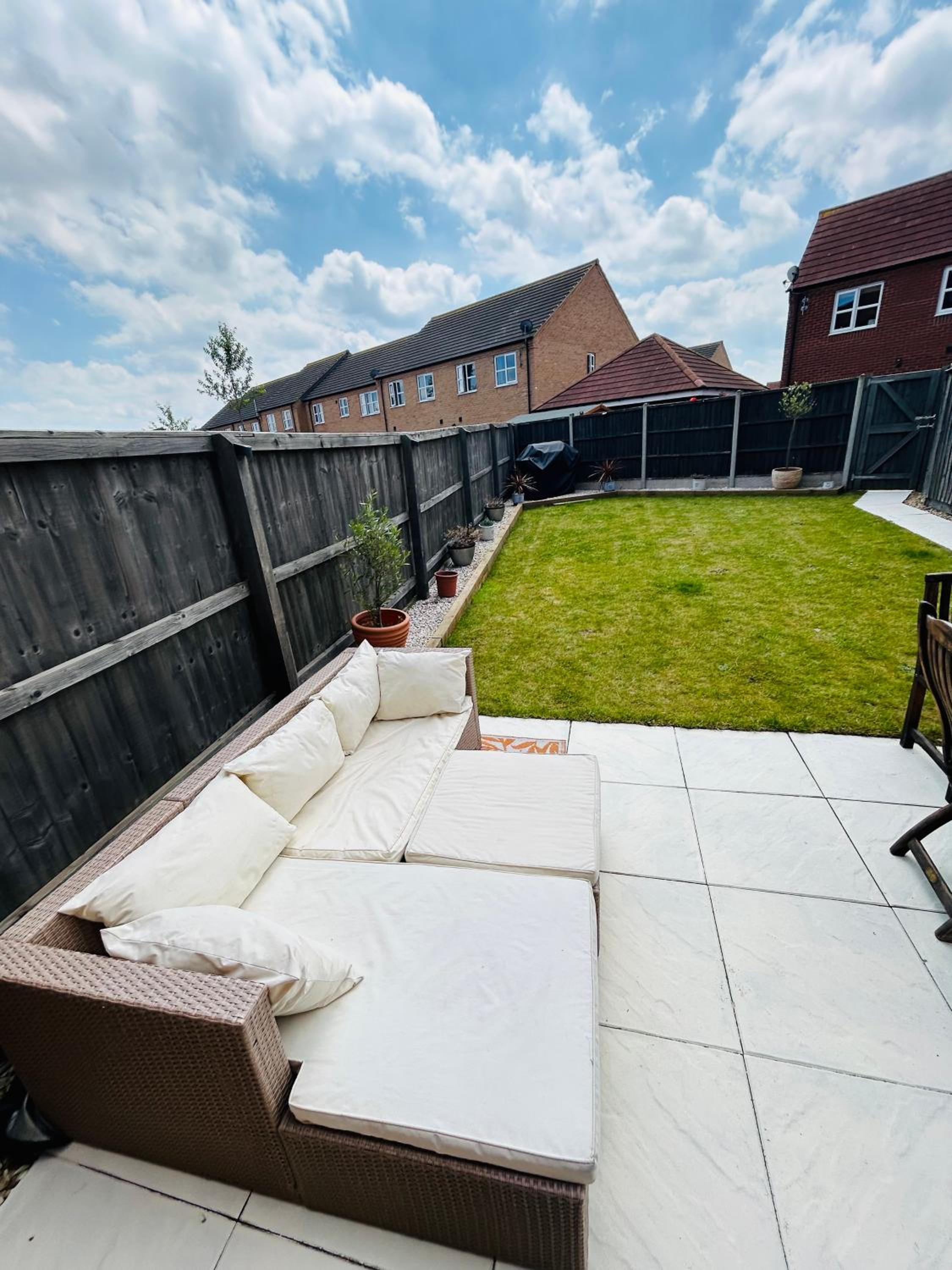 Cosy & Chic in great location near Loughborough Uni & East Midlands Airport view 4
