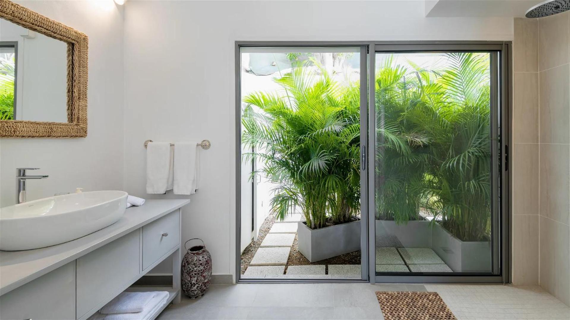 Villa Blown By The Tropical Glow Of The Caribbean