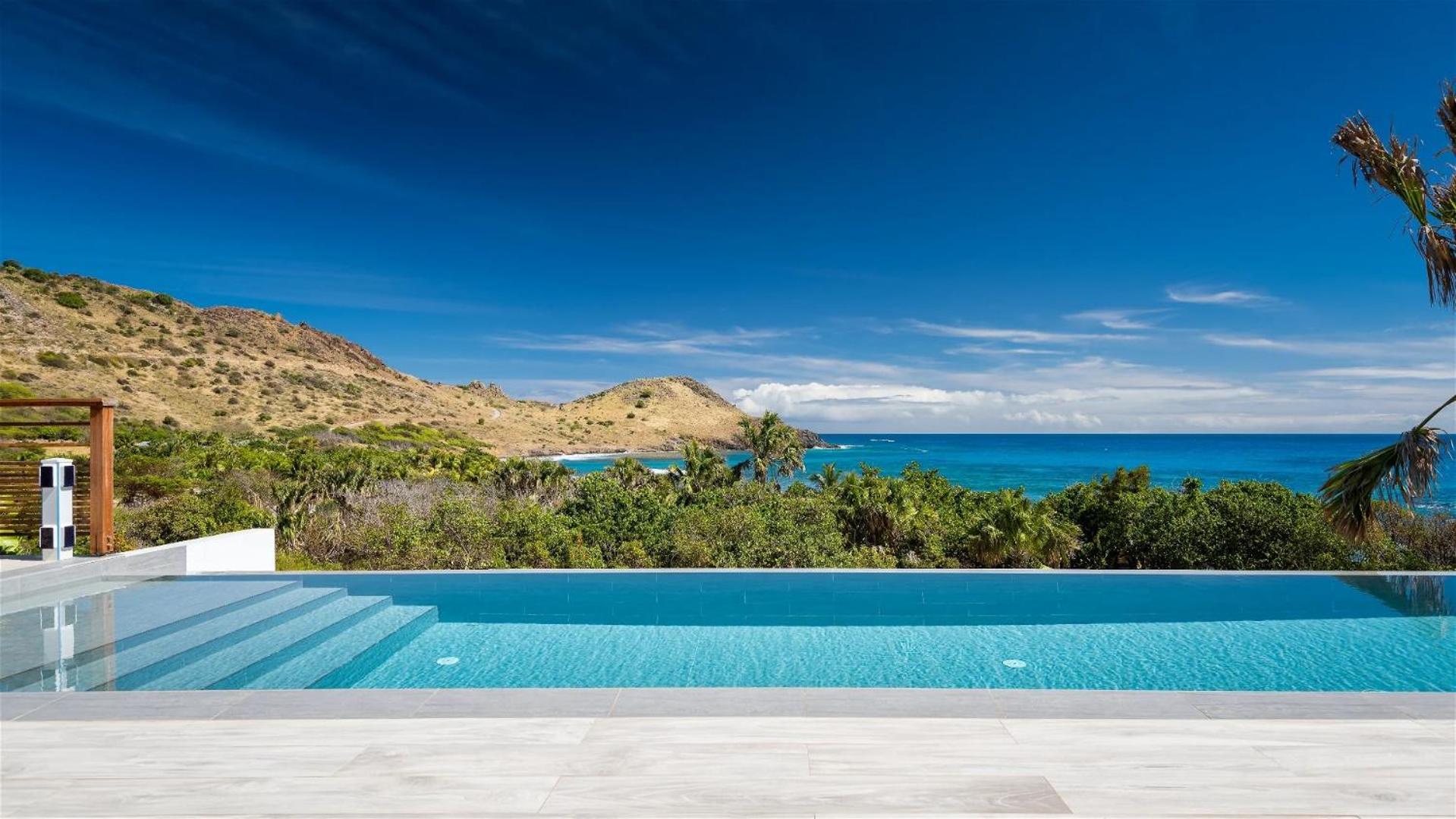 Villa Blown By The Tropical Glow Of The Caribbean