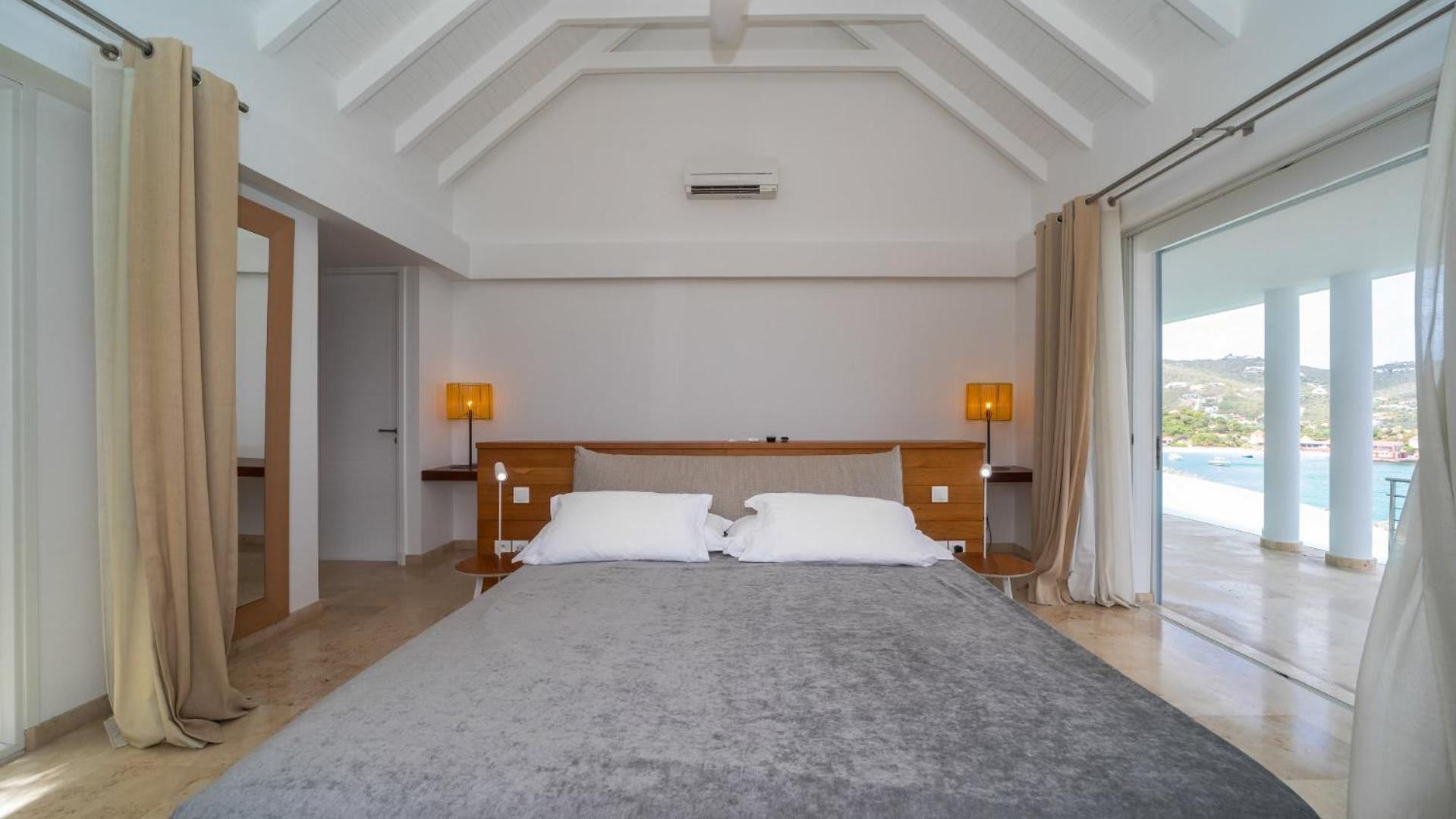 Superb Villa with Tasteful Decoration