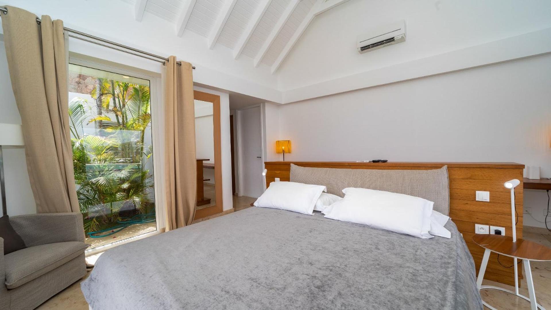 Superb Villa with Tasteful Decoration