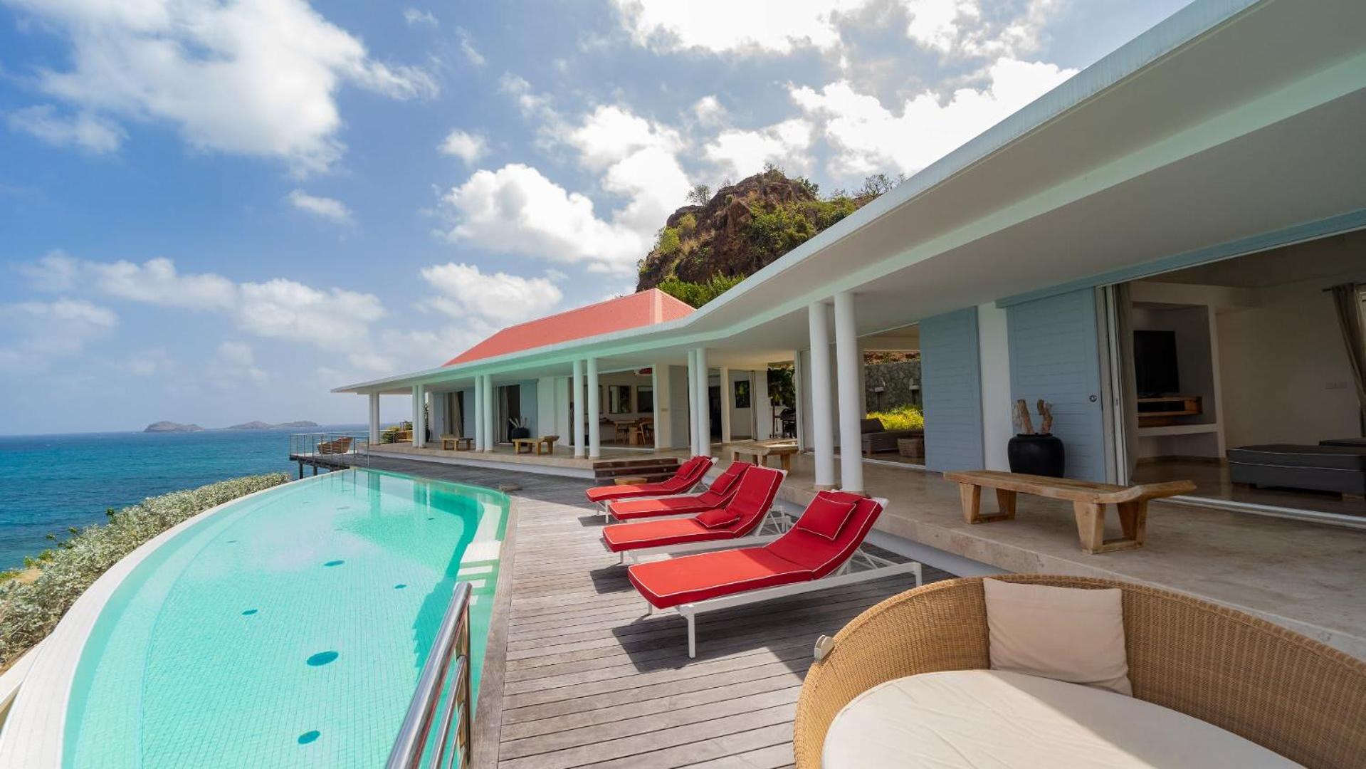 Superb Villa with Tasteful Decoration