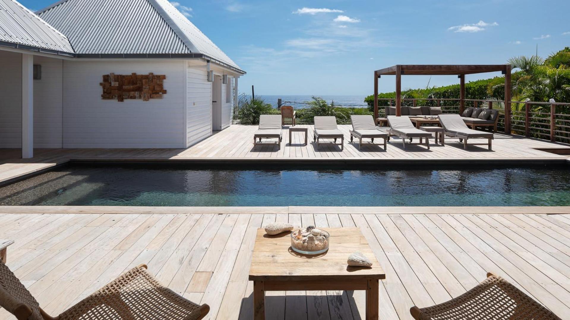 Villa Located in a Peaceful Environment