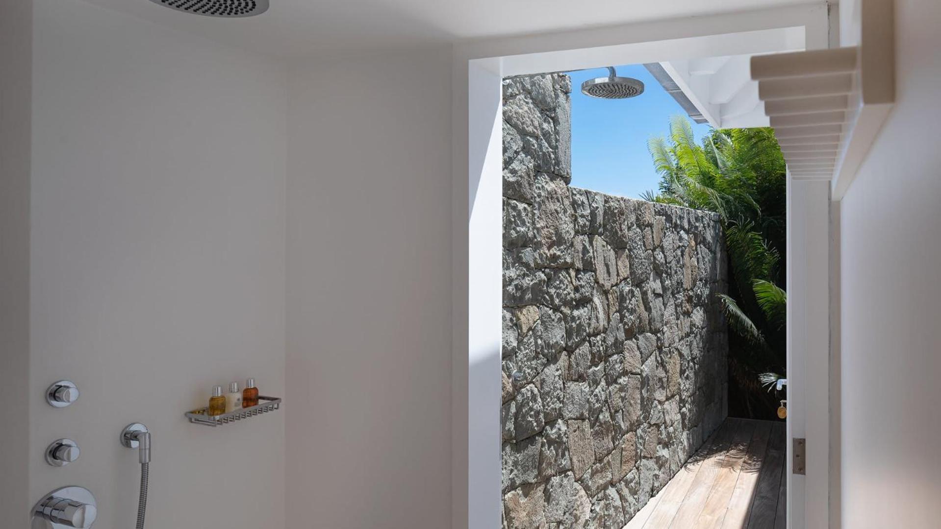 Villa Located in a Peaceful Environment