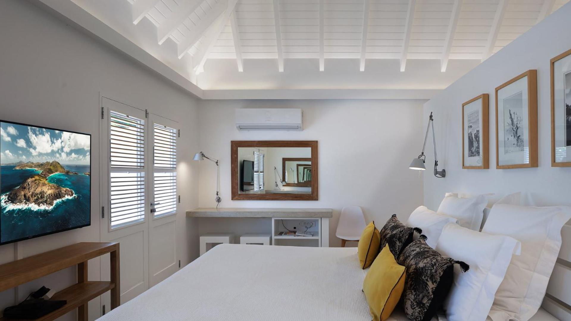 Villa Located in a Peaceful Environment