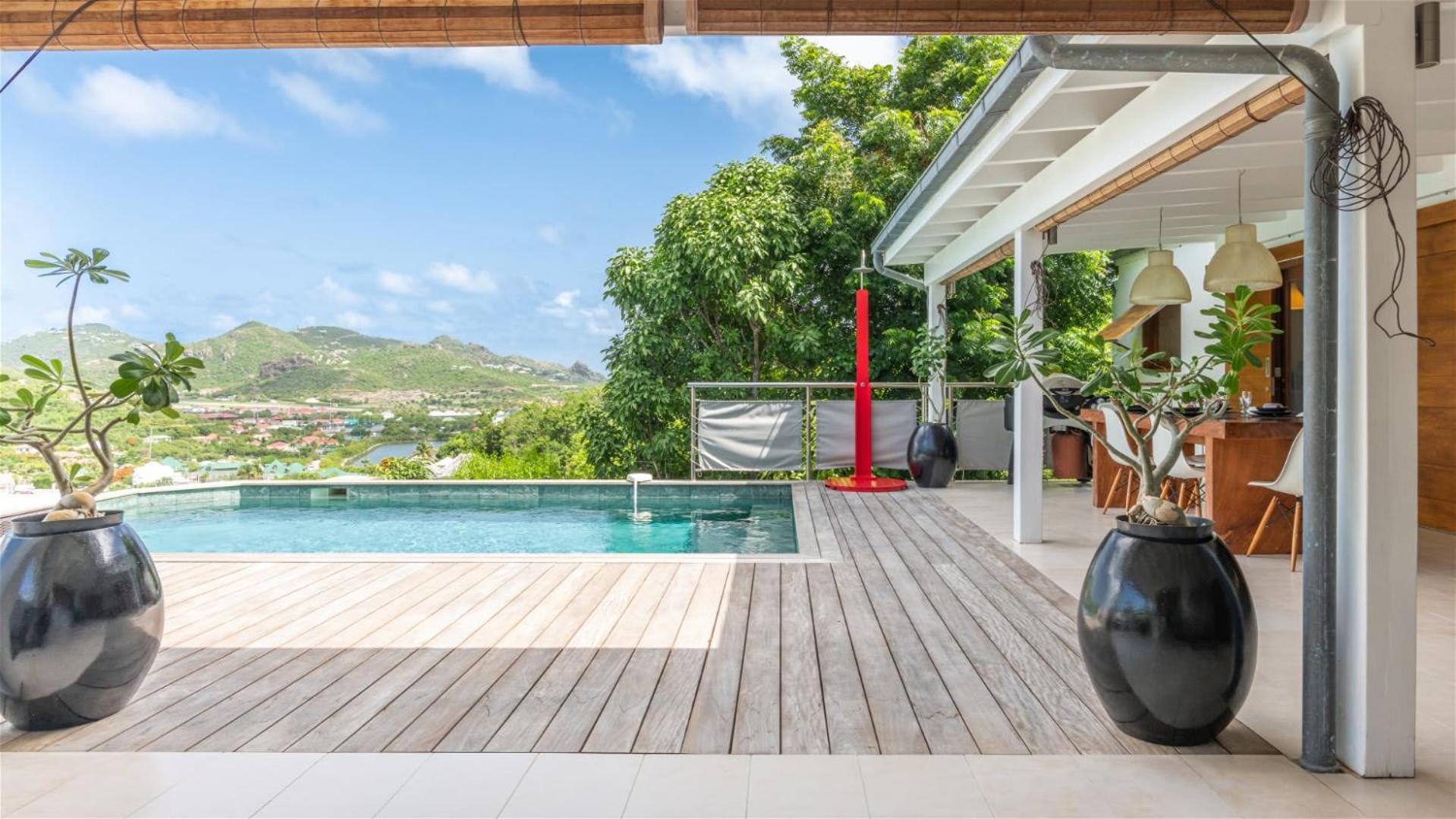 Asian inspired villa in a lush vegetation