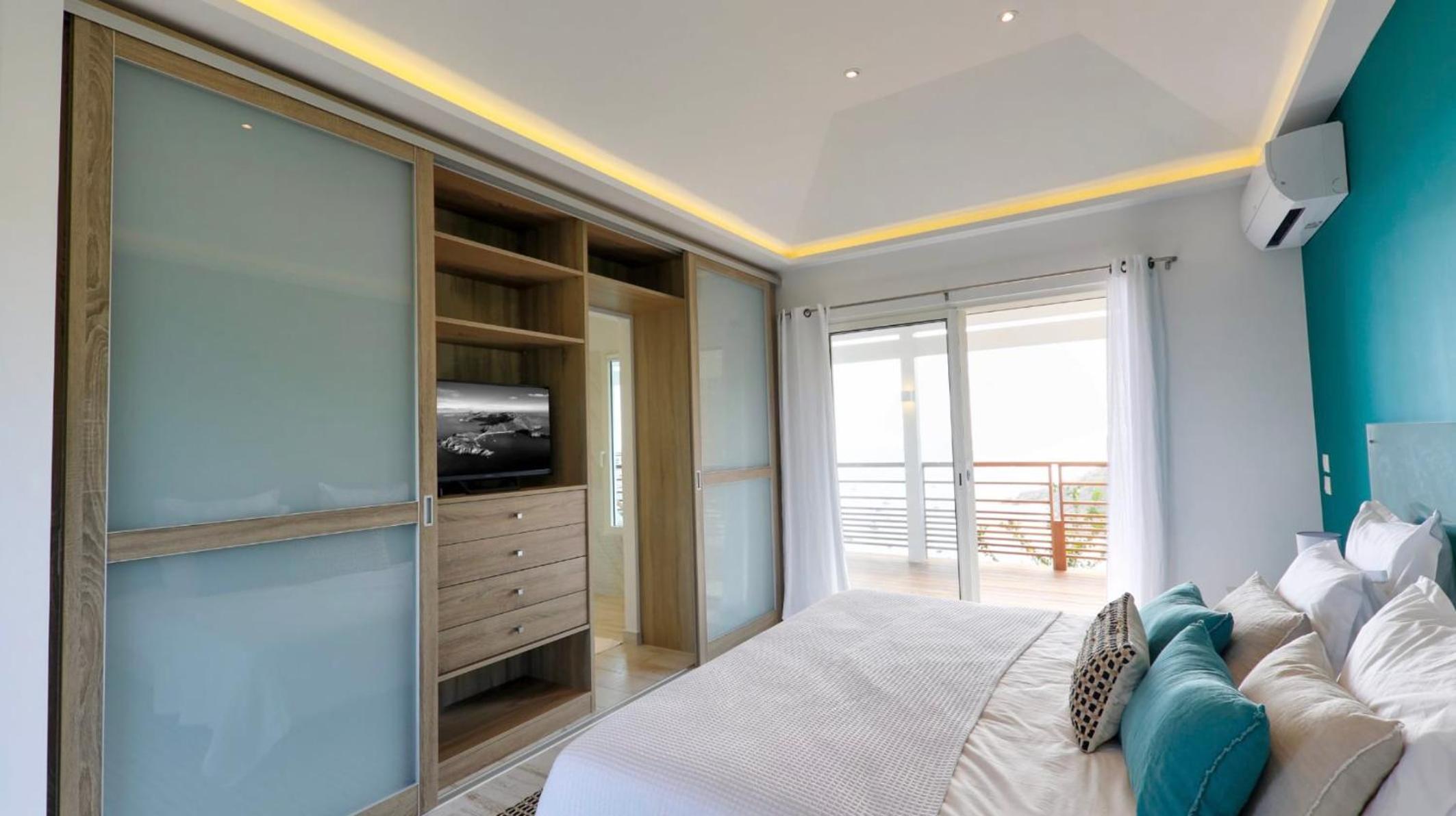 Breathtaking Villa with Unparalleled Sunset View