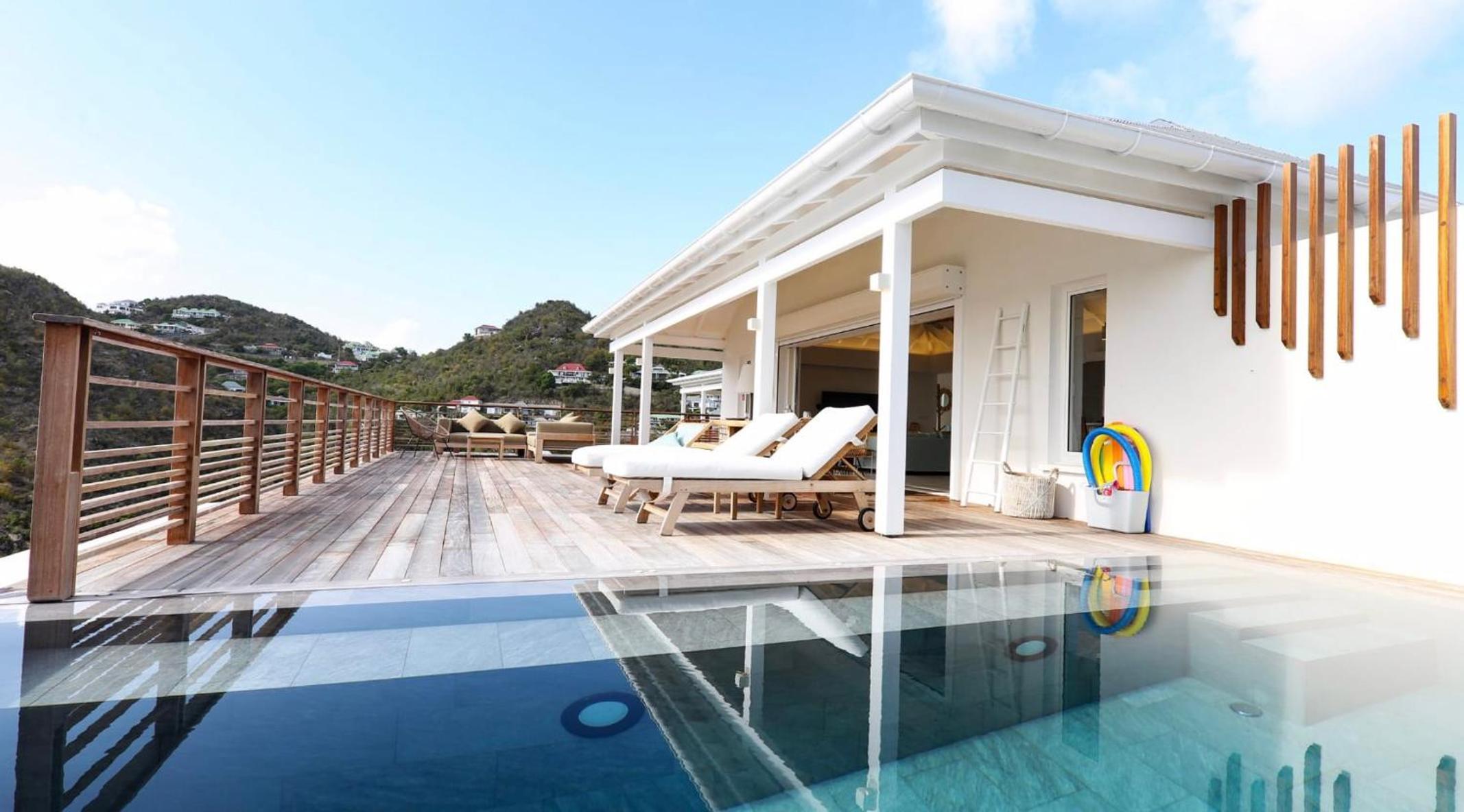 Breathtaking Villa with Unparalleled Sunset View