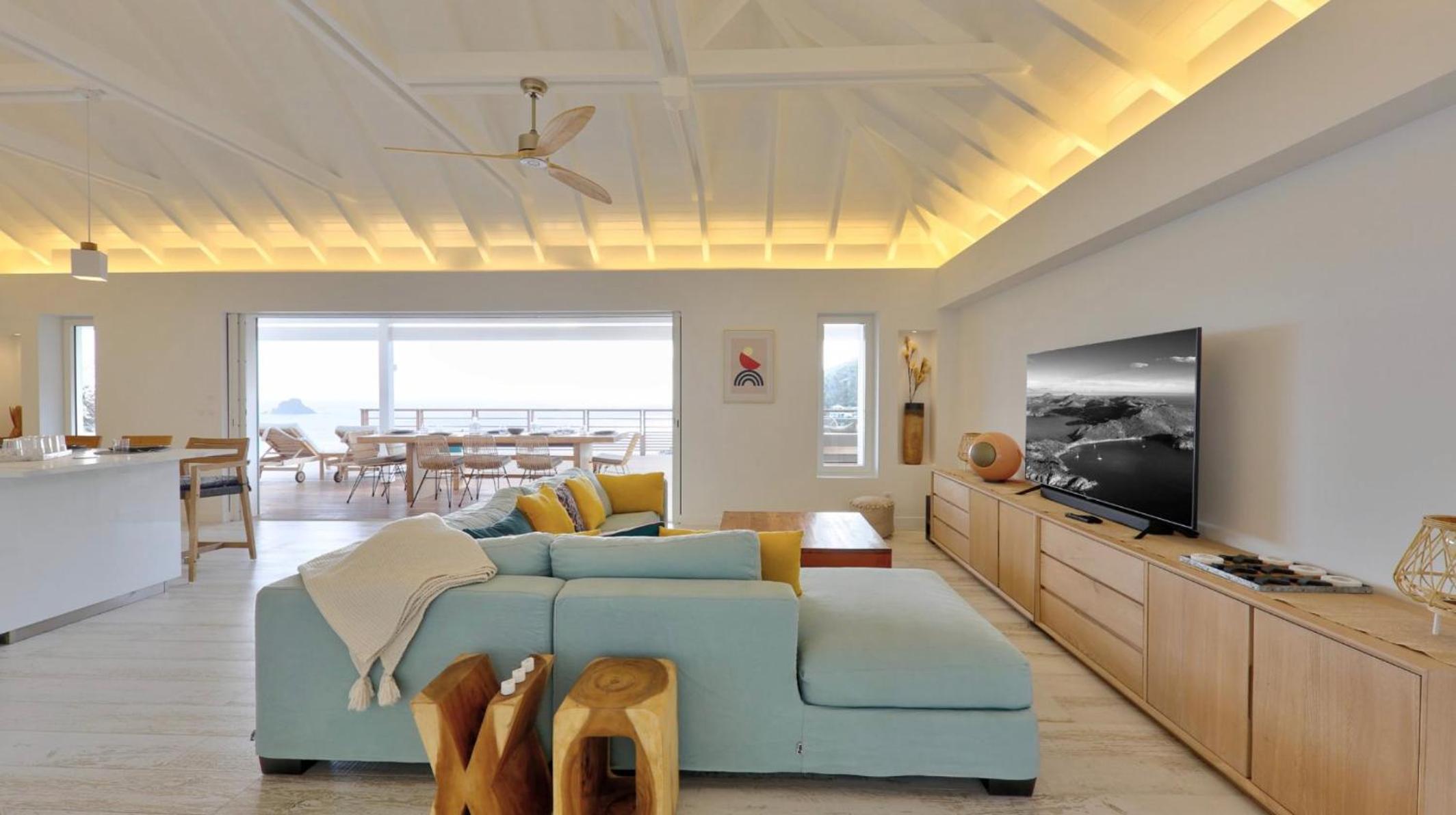 Breathtaking Villa with Unparalleled Sunset View