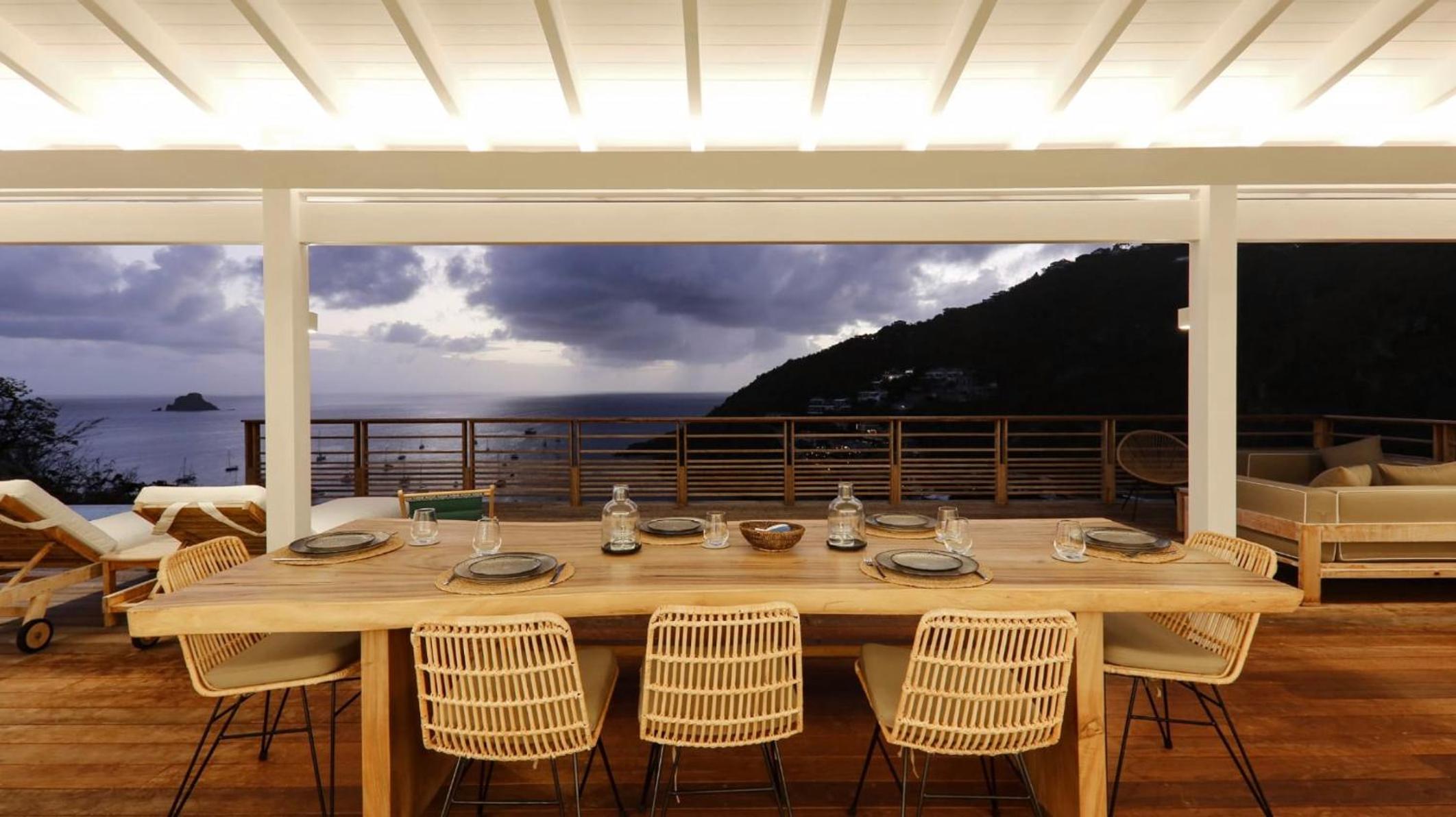 Breathtaking Villa with Unparalleled Sunset View