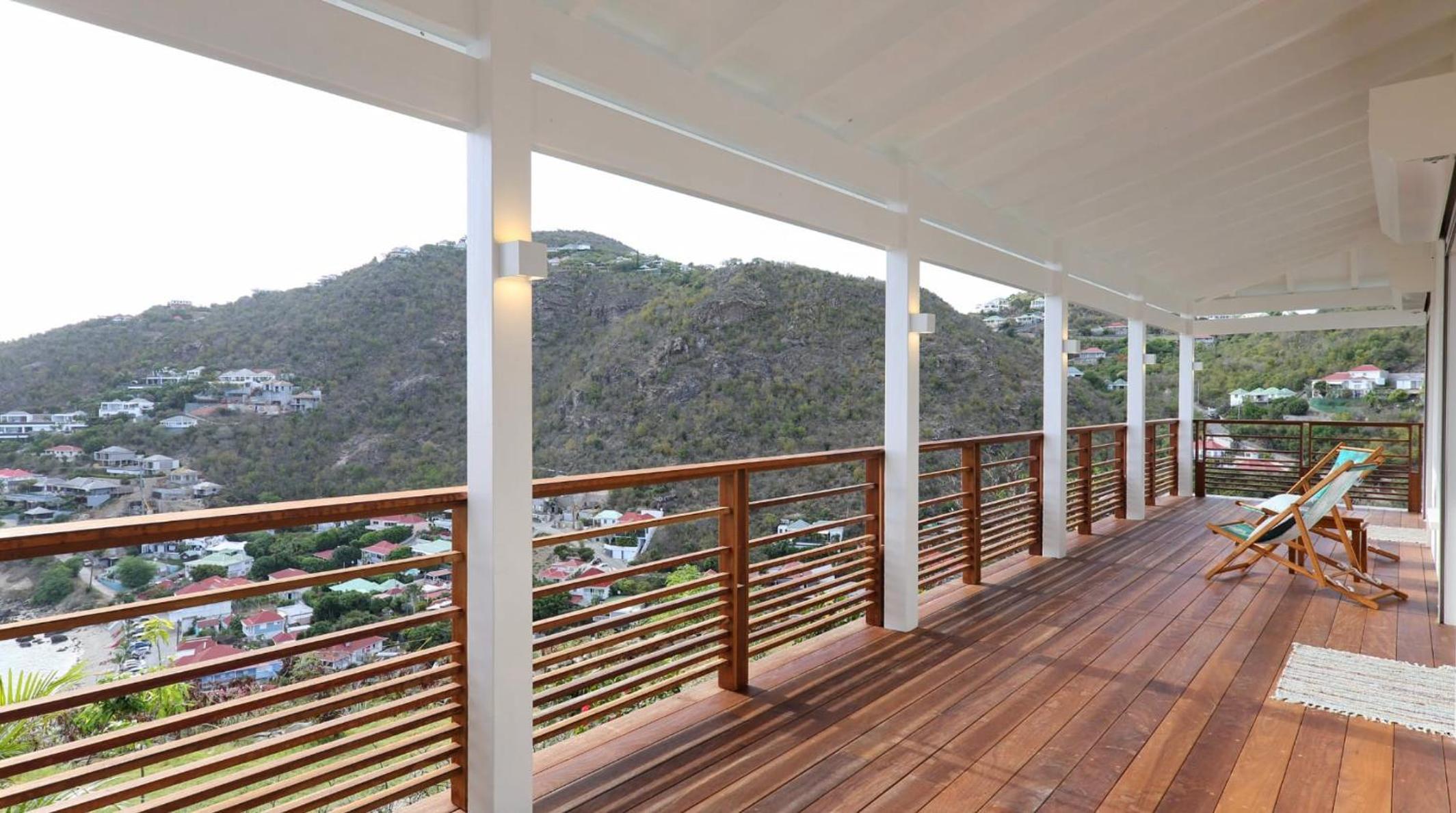 Breathtaking Villa with Unparalleled Sunset View